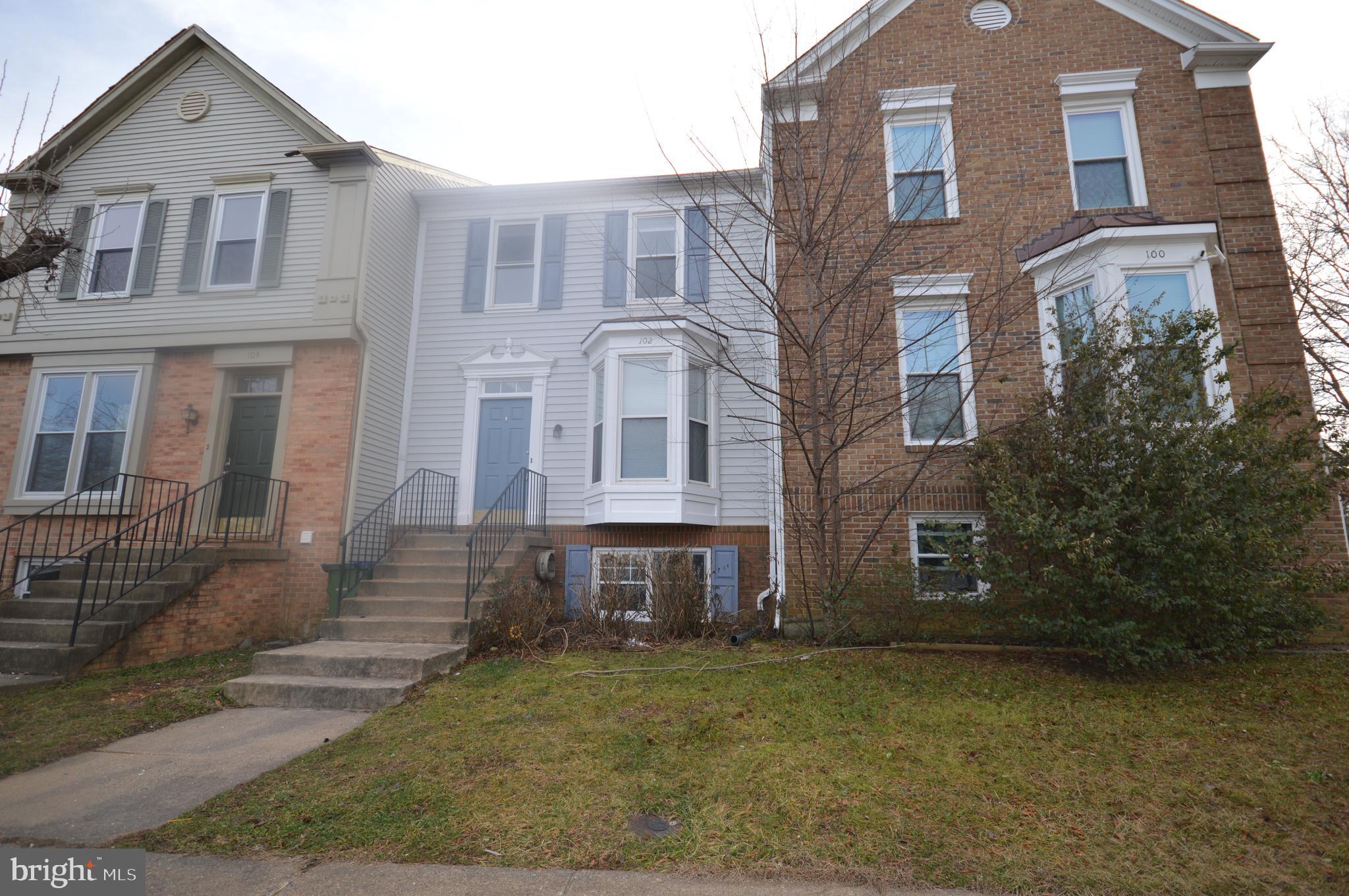 SPRING KNOLL - Residential