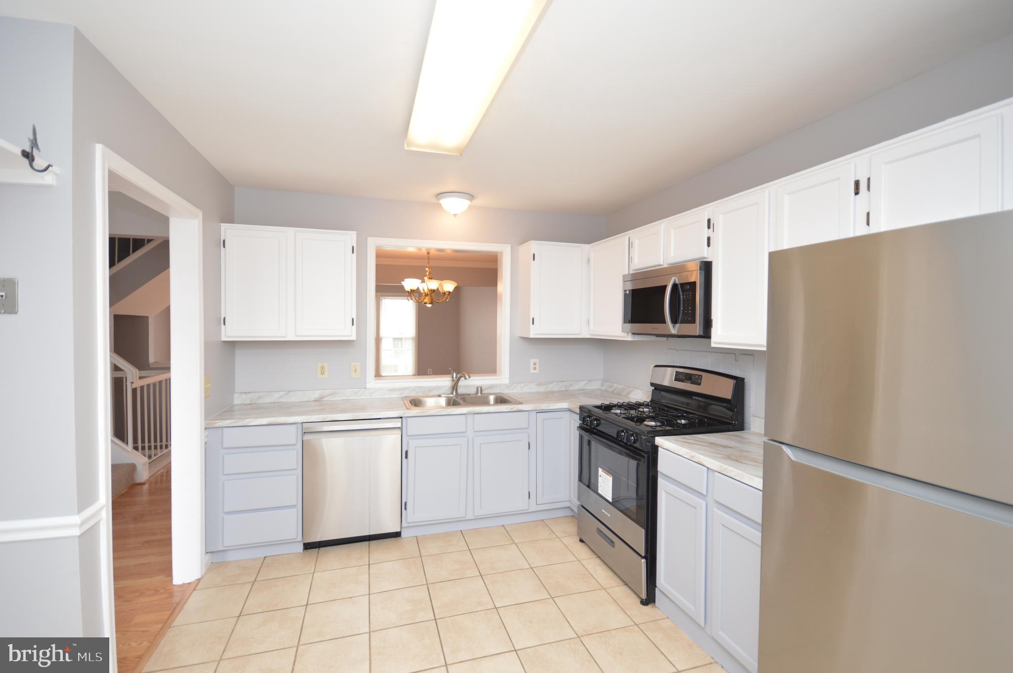 SPRING KNOLL - Residential