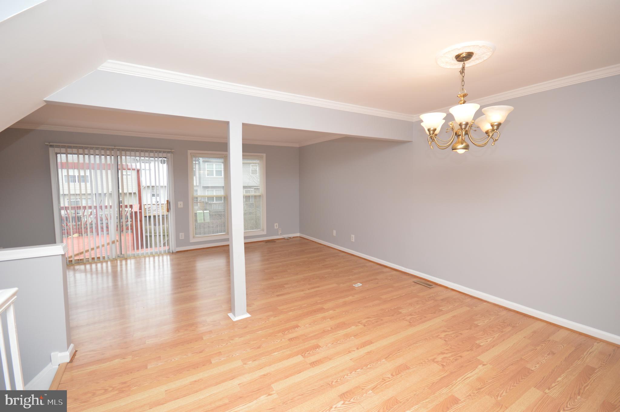 SPRING KNOLL - Residential