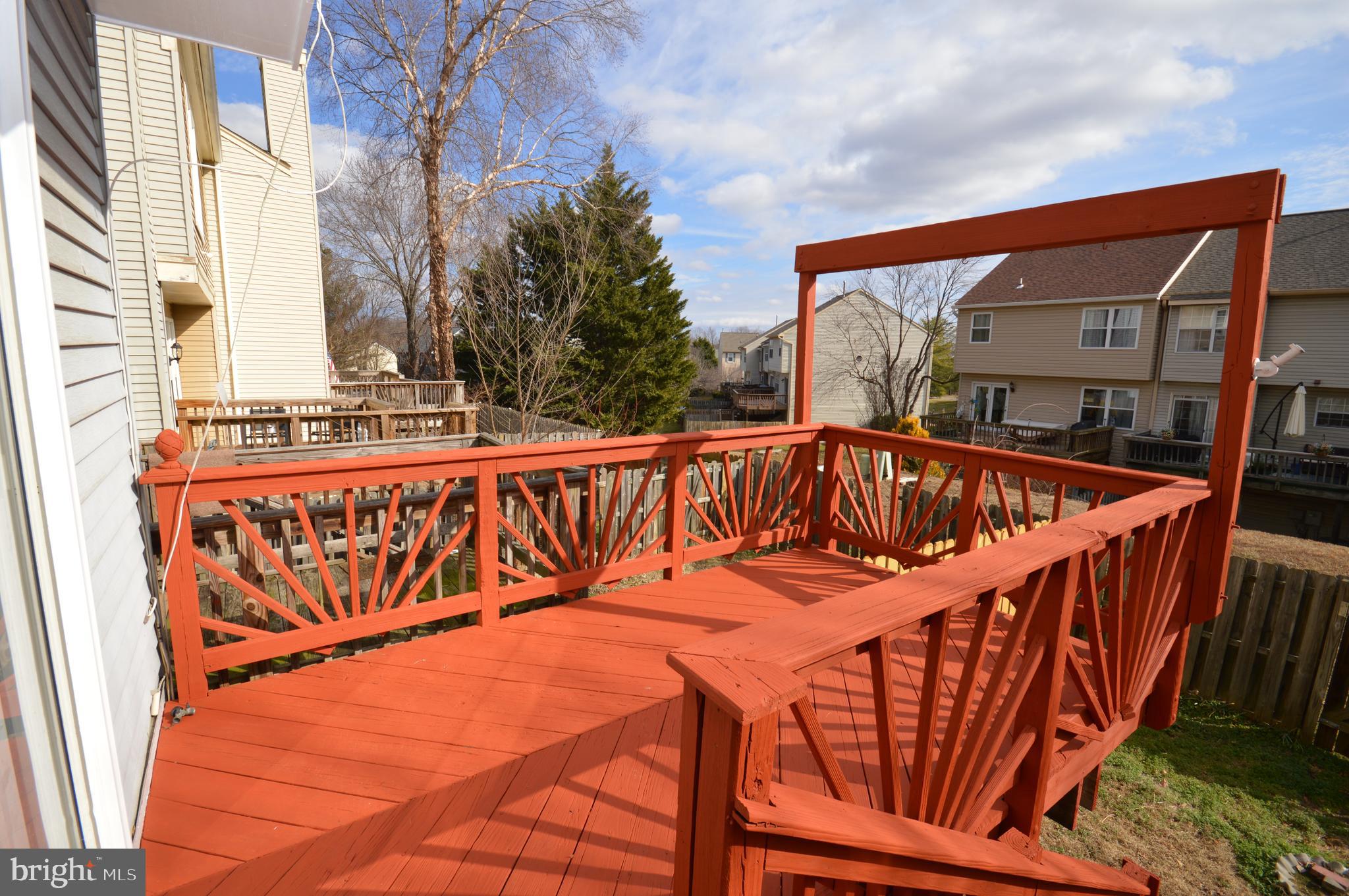 SPRING KNOLL - Residential