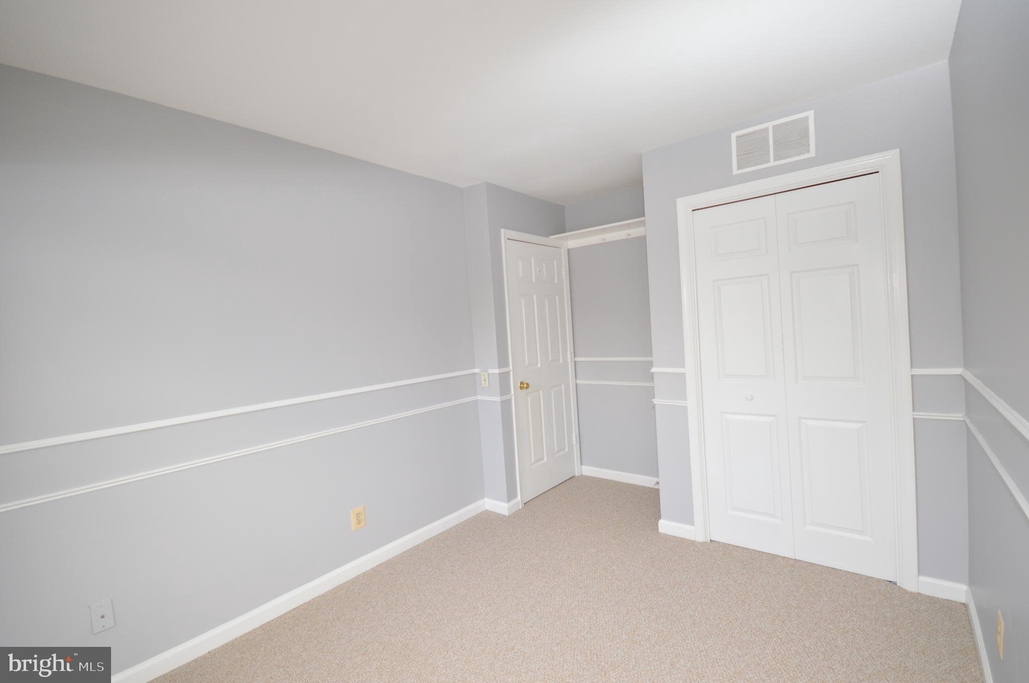 SPRING KNOLL - Residential