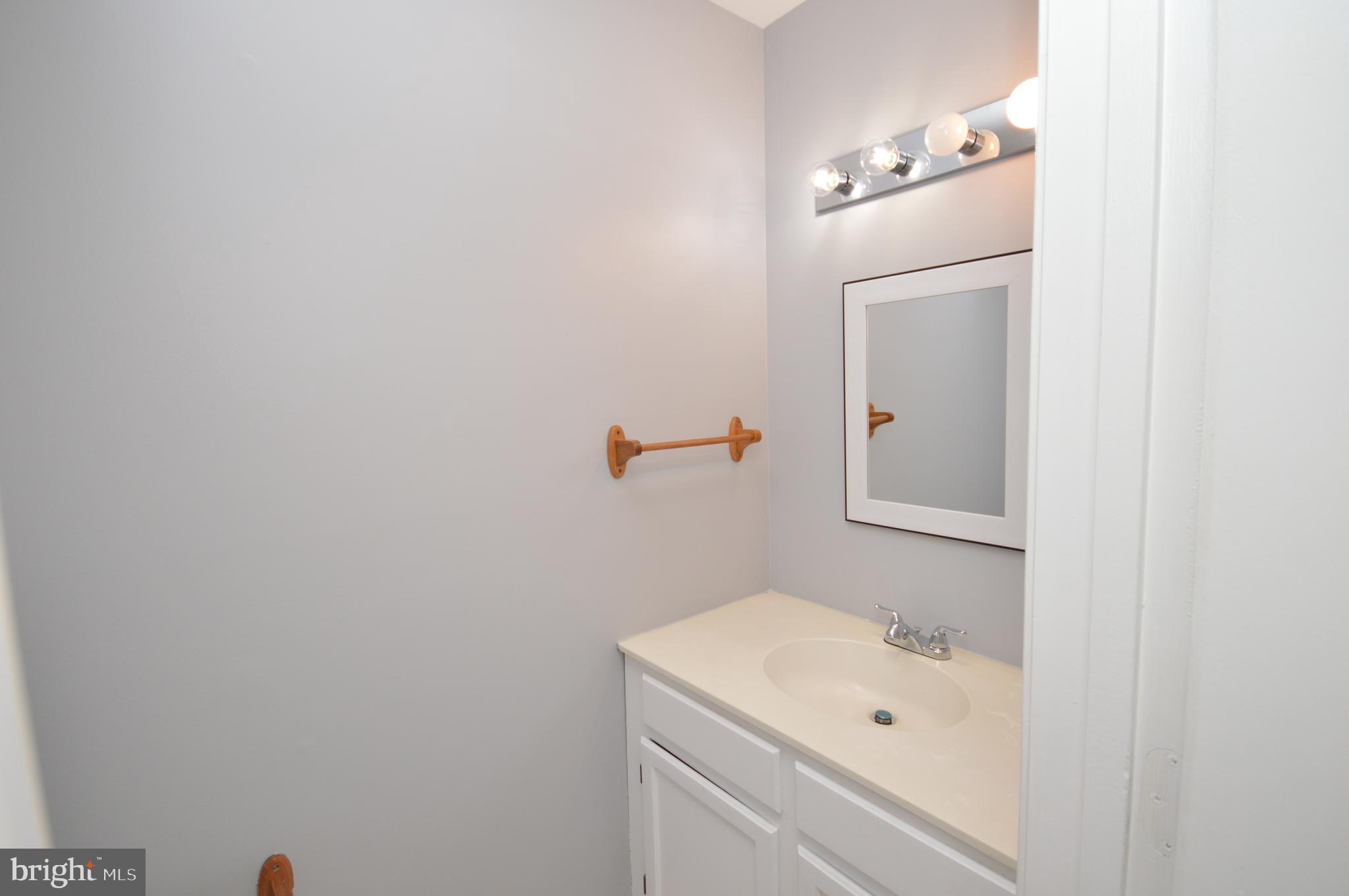 SPRING KNOLL - Residential