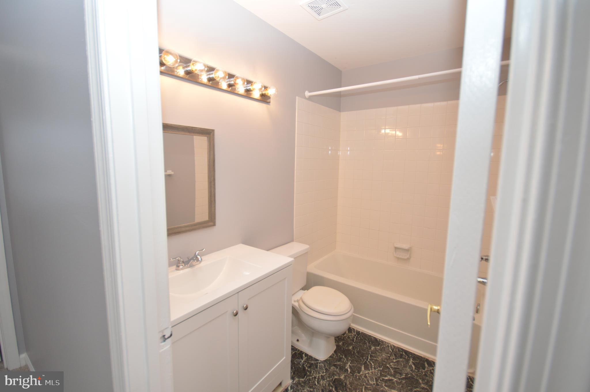 SPRING KNOLL - Residential