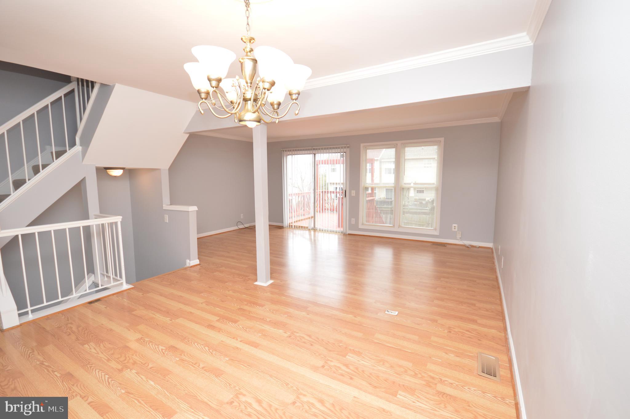 SPRING KNOLL - Residential