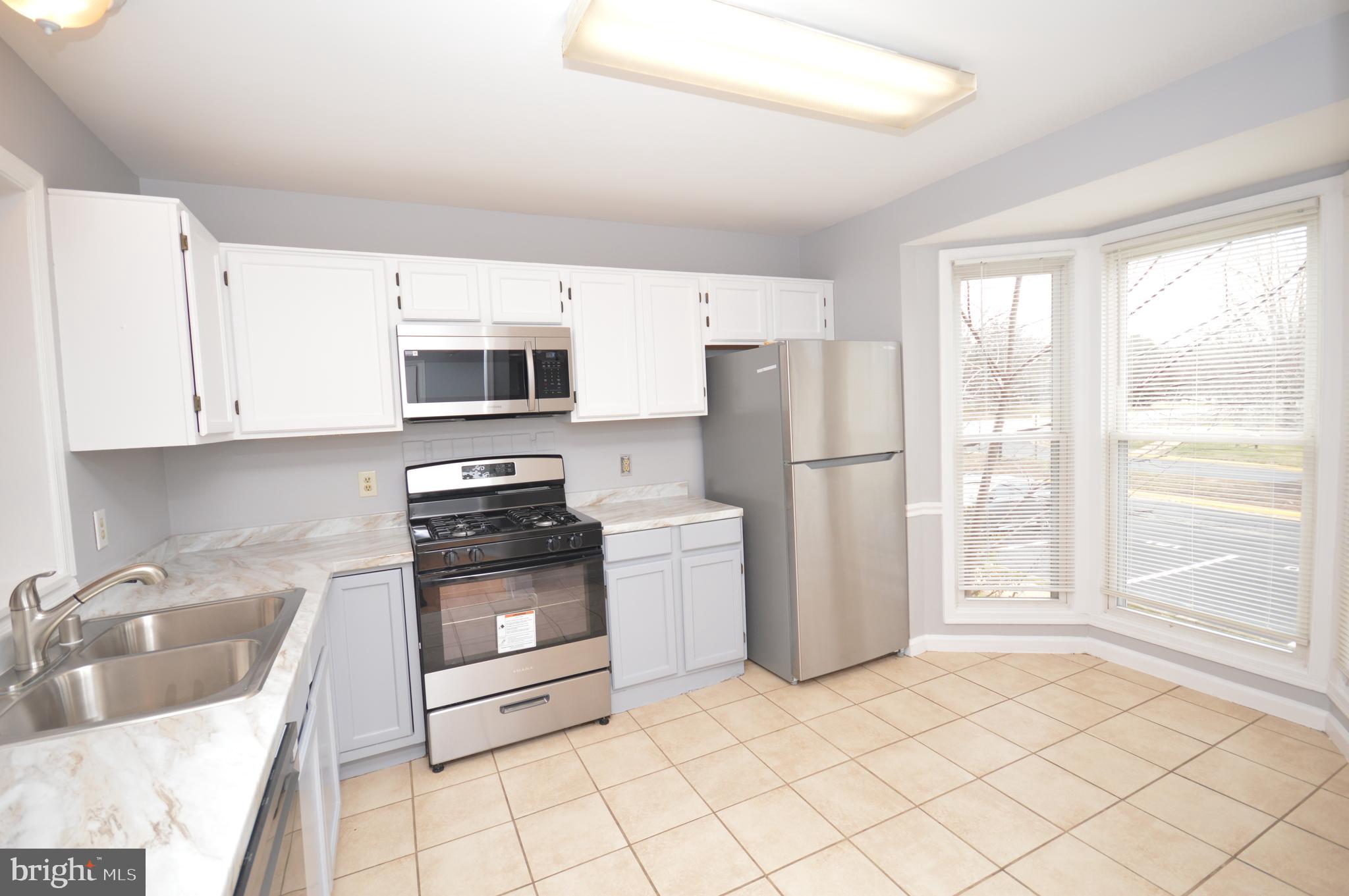 SPRING KNOLL - Residential