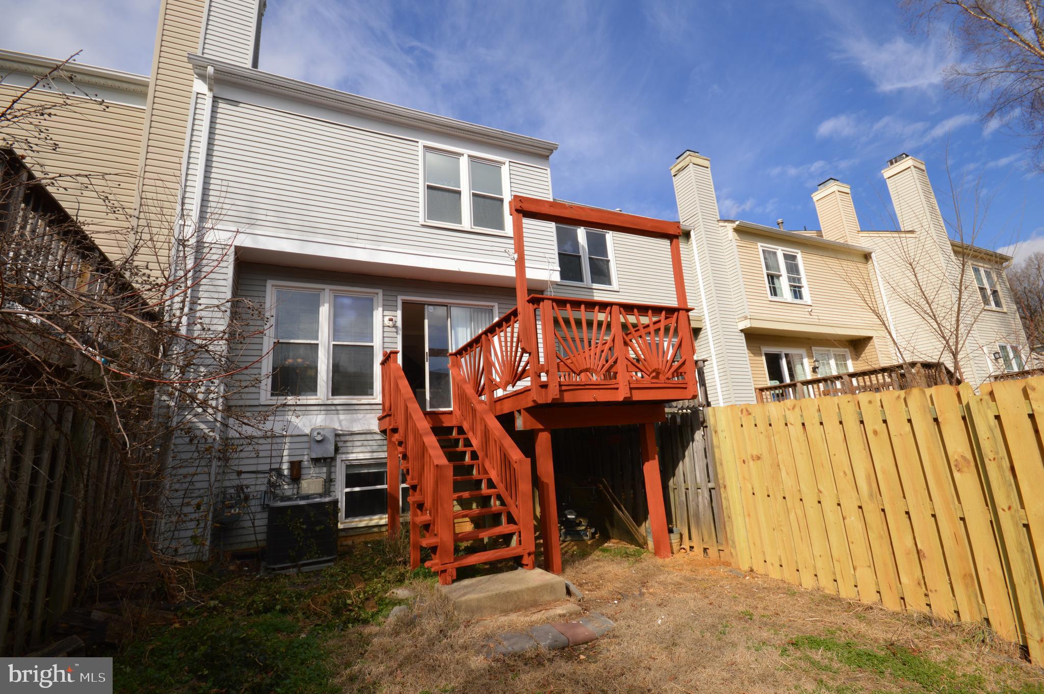 SPRING KNOLL - Residential