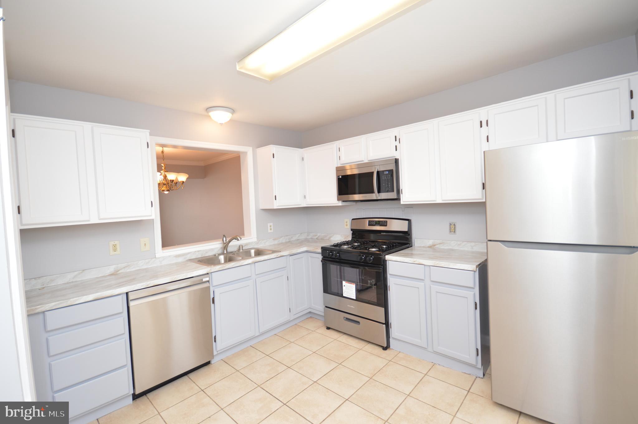 SPRING KNOLL - Residential