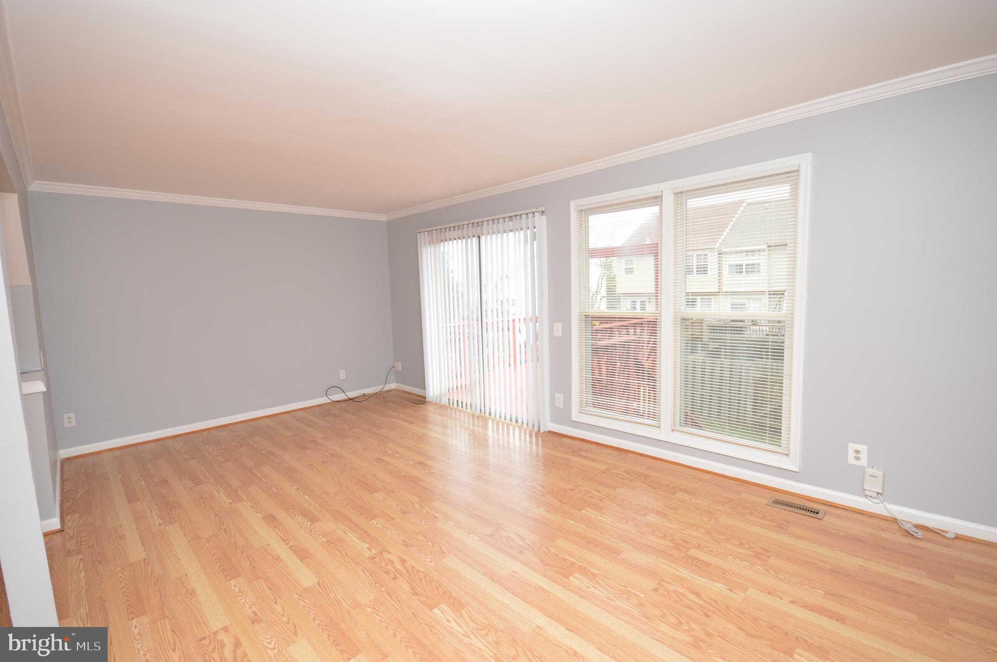 SPRING KNOLL - Residential