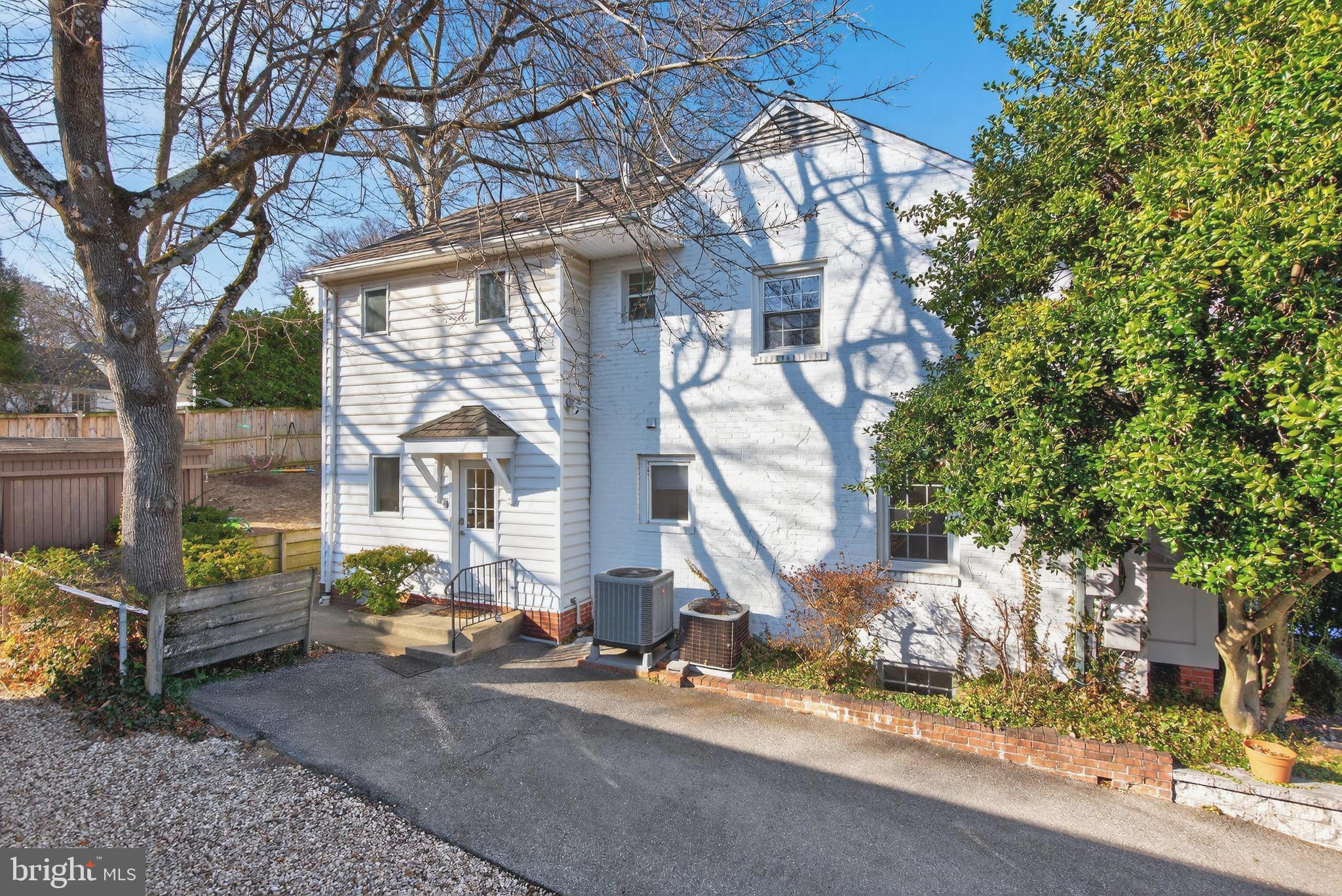 BRADLEY HILLS - Residential