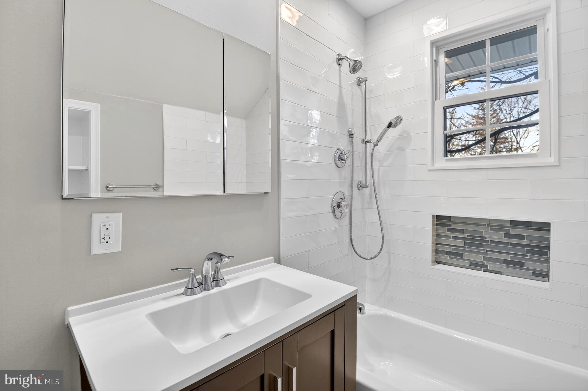 BRADLEY HILLS - Residential