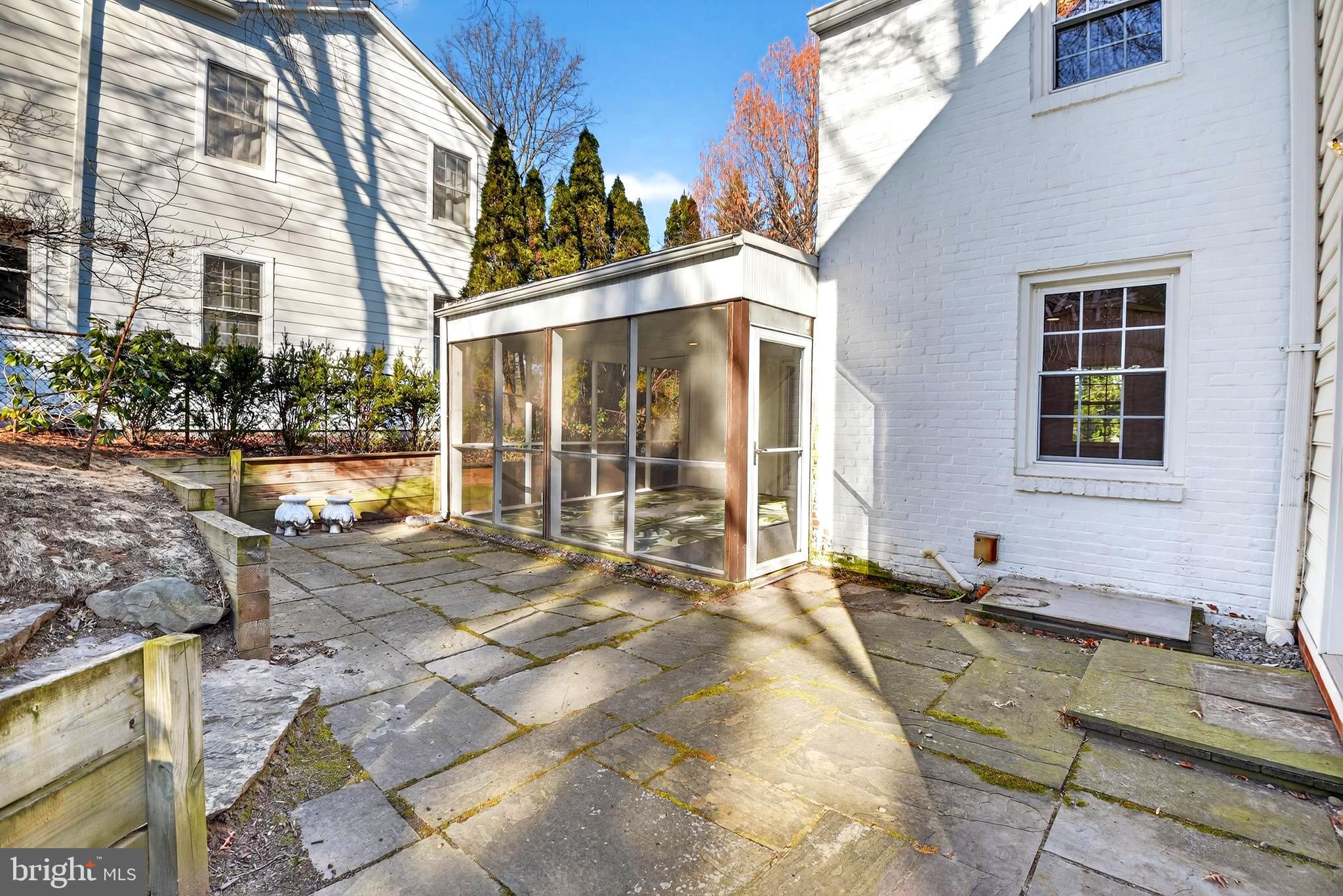 BRADLEY HILLS - Residential