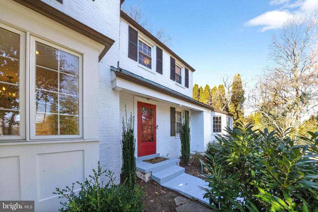 Photo of 5410 Bradley Boulevard, BETHESDA, MD 20814 (MLS # MDMC2213968)