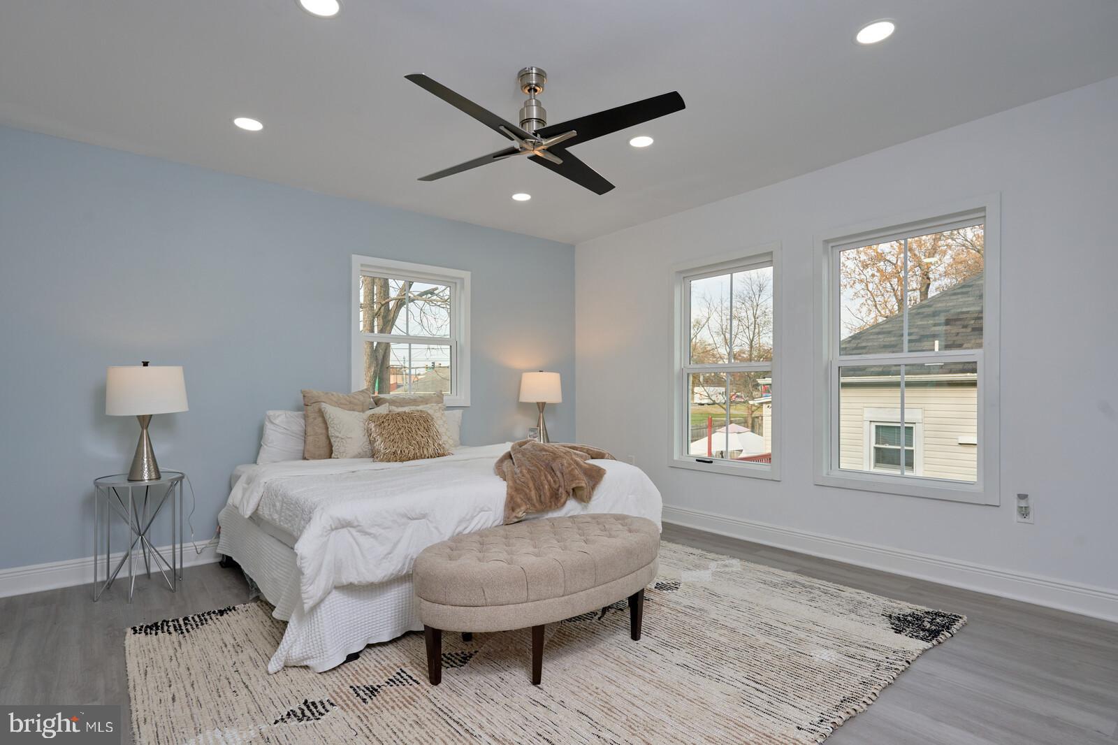 OAKMONT - Residential