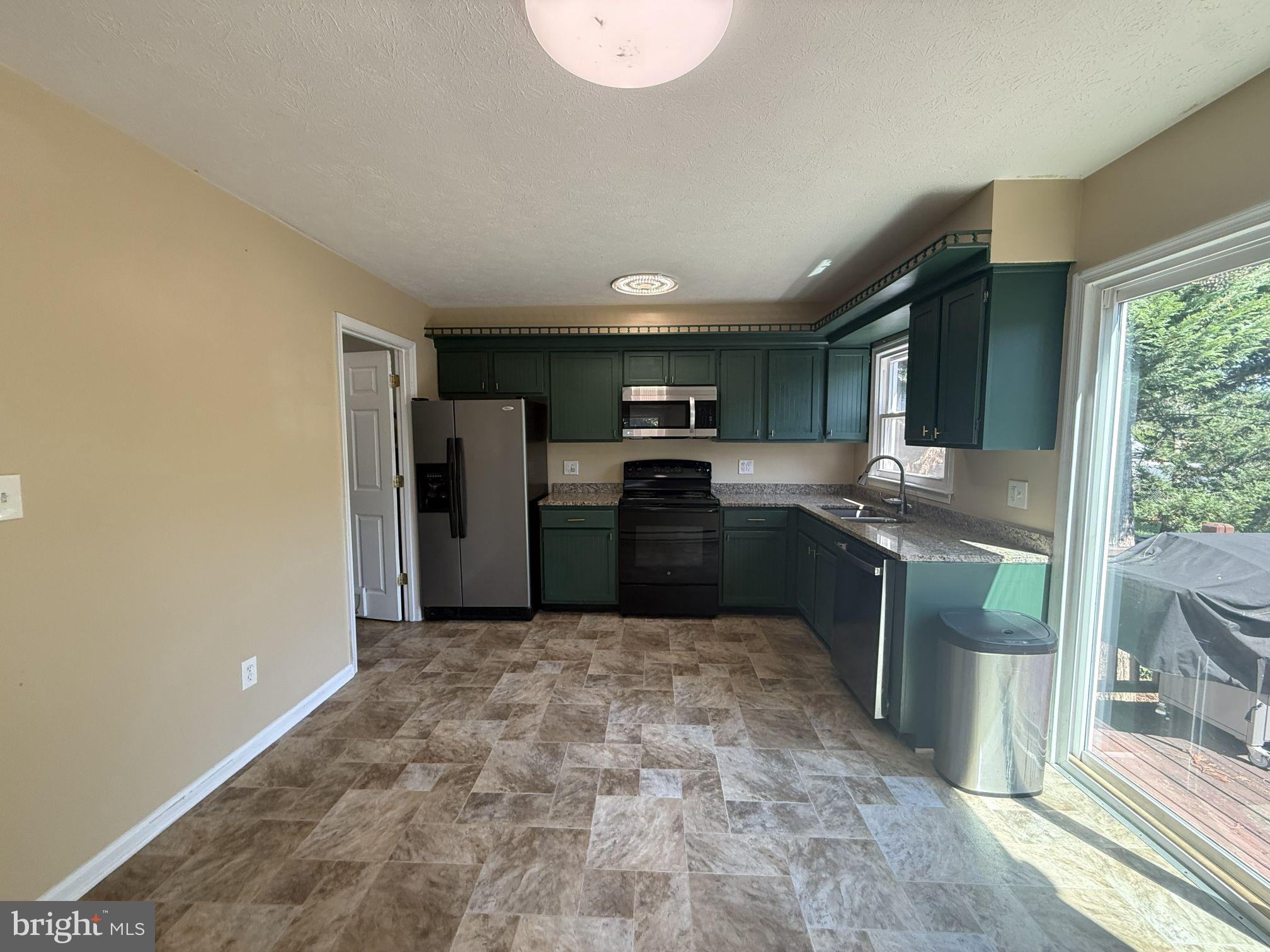 380 SHAWNEE AVENUE