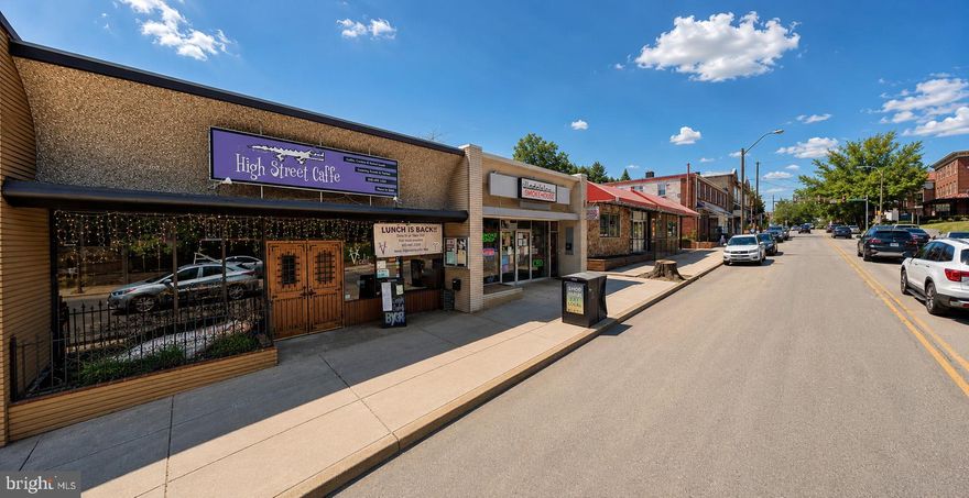 Downtown West Chester Investment property for sale
7,733 SF Street Retail

14 garages- 3,600 SF 
LOT SIZE: .6252
OCCUPANCY: 100%
YEAR BUILT:1958
UTILITIES: PUBLIC
ZONING: TC - TOWN CENTER
First retail center on High Street coming from WCU
Great signage
Large parking lot


Sale Price: $2,900,000