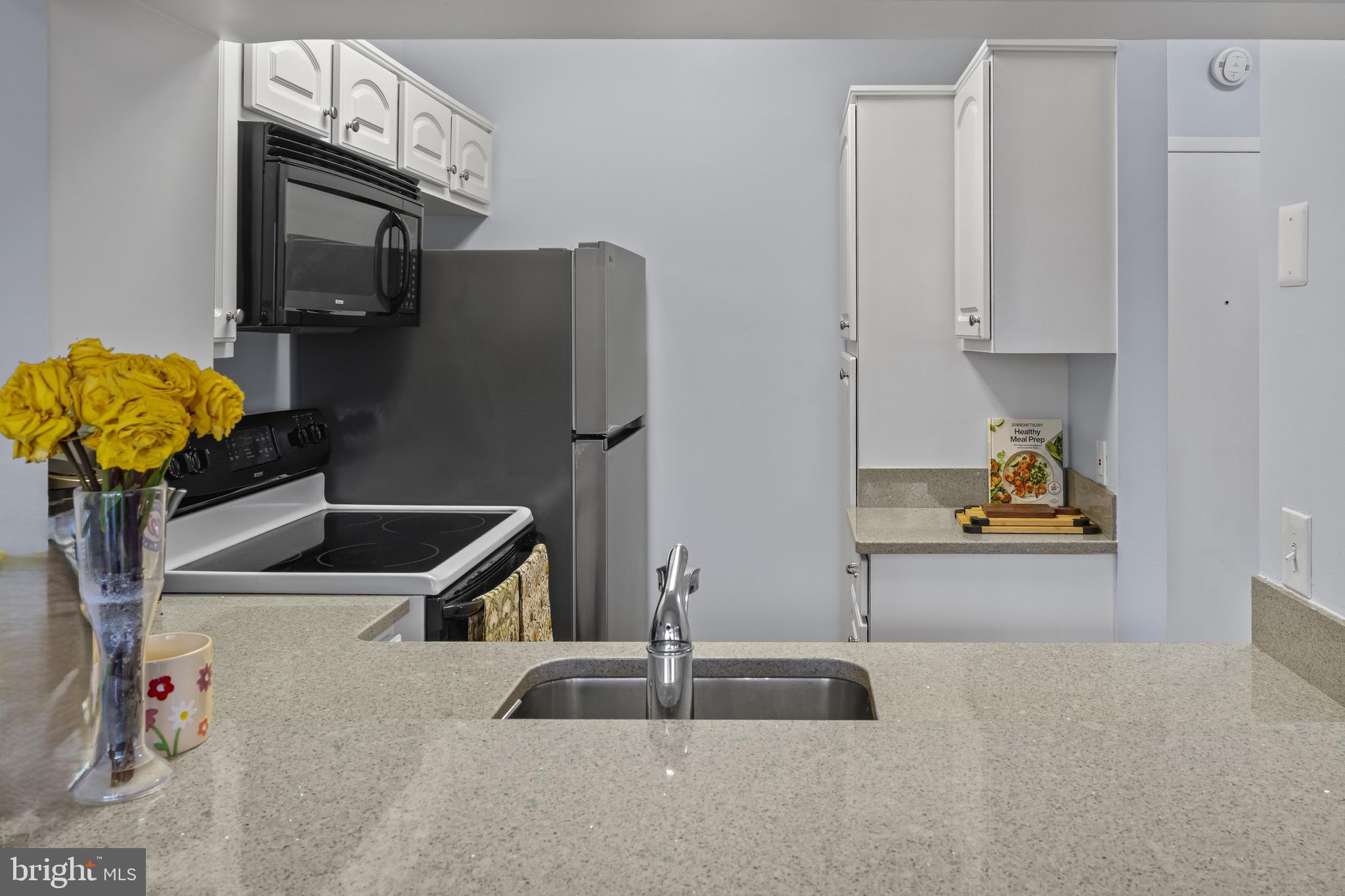 301 S REYNOLDS STREET 202