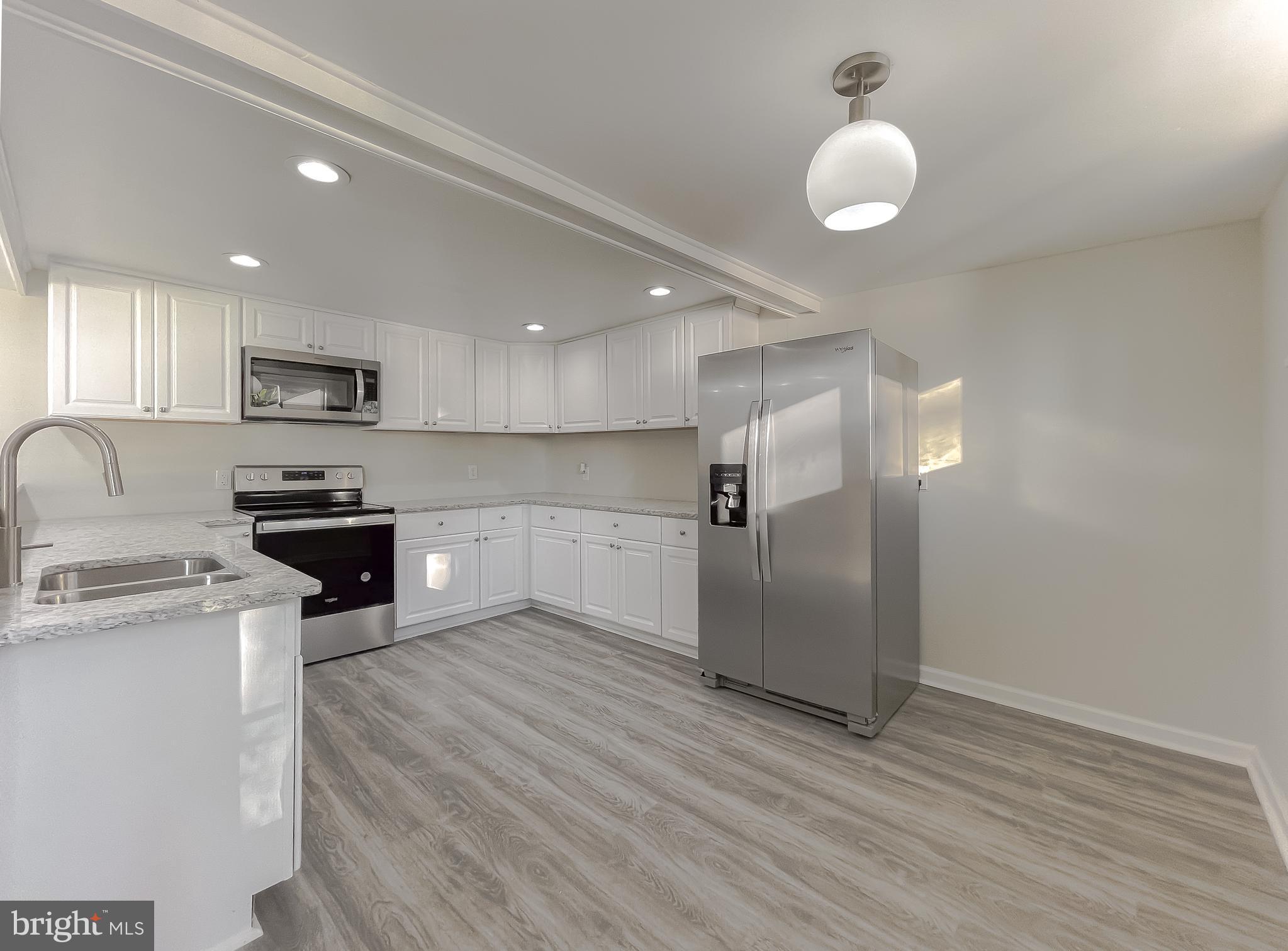 KENWOOD BEACH - Residential Lease