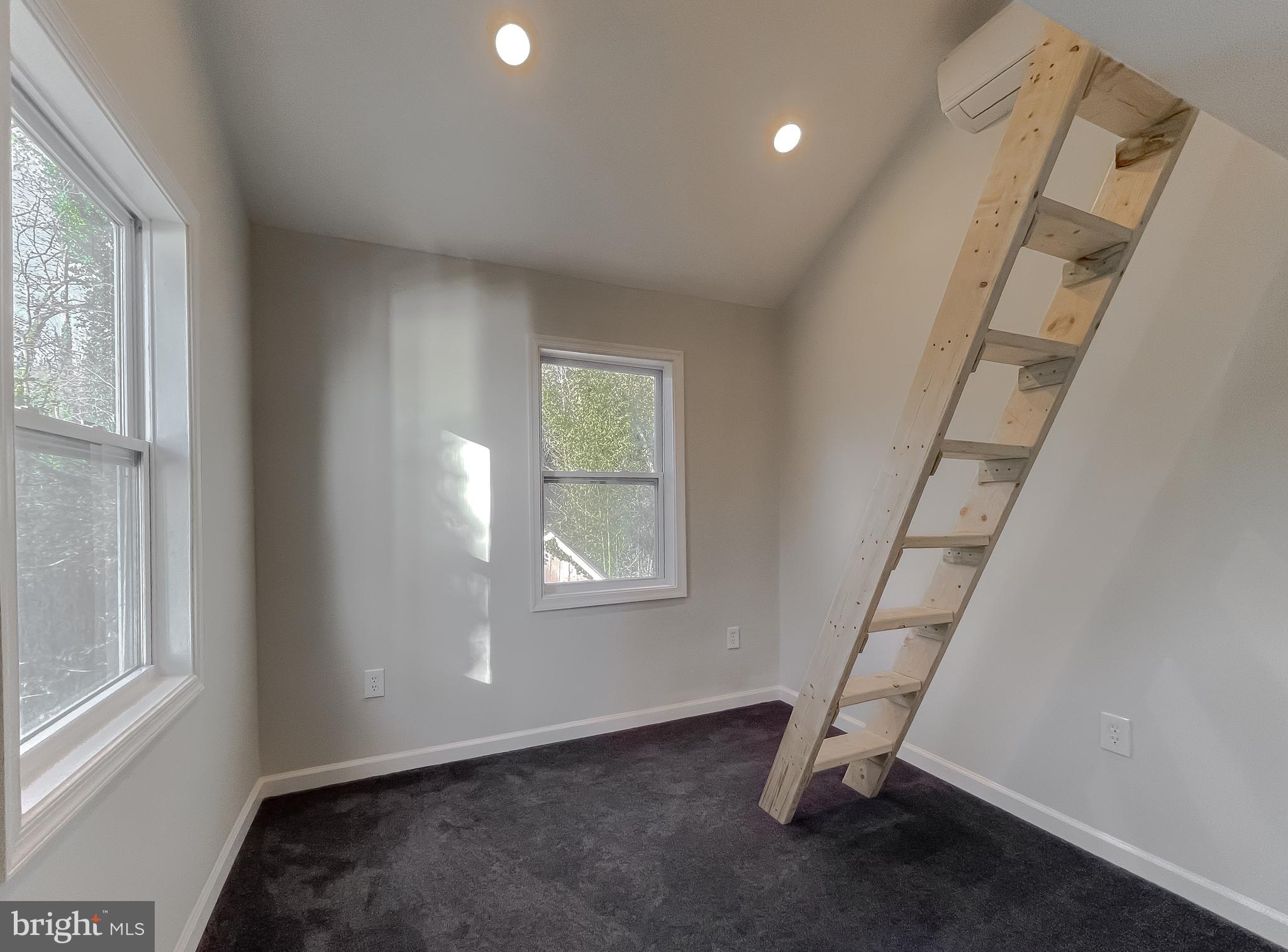 KENWOOD BEACH - Residential Lease