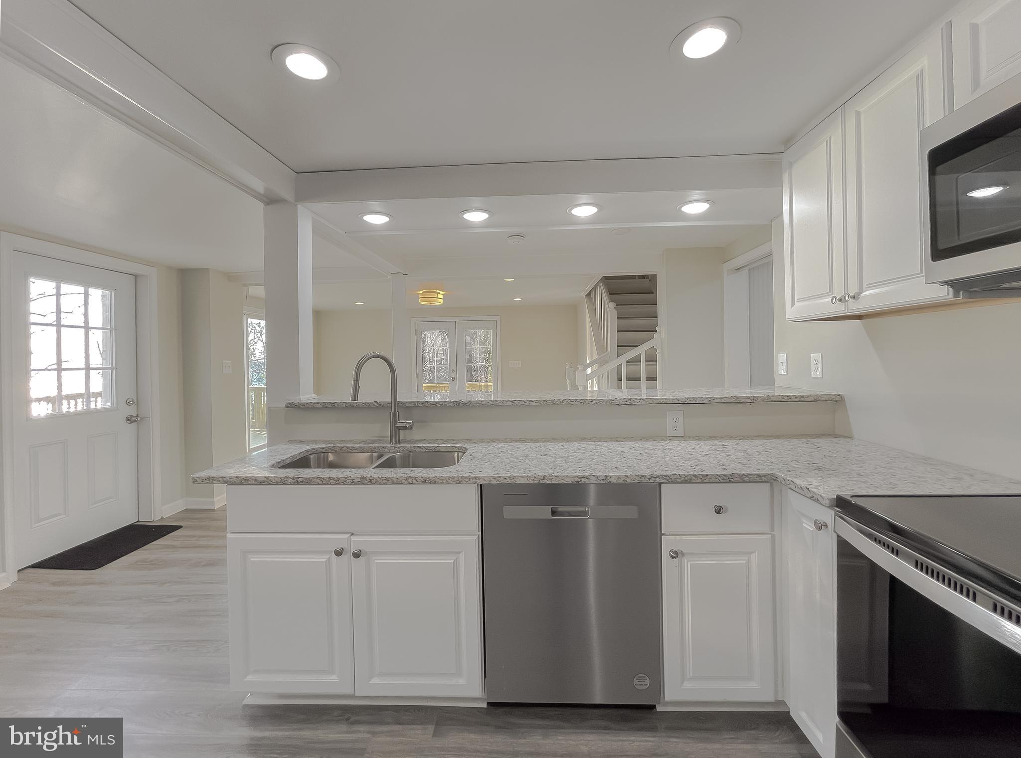 KENWOOD BEACH - Residential Lease