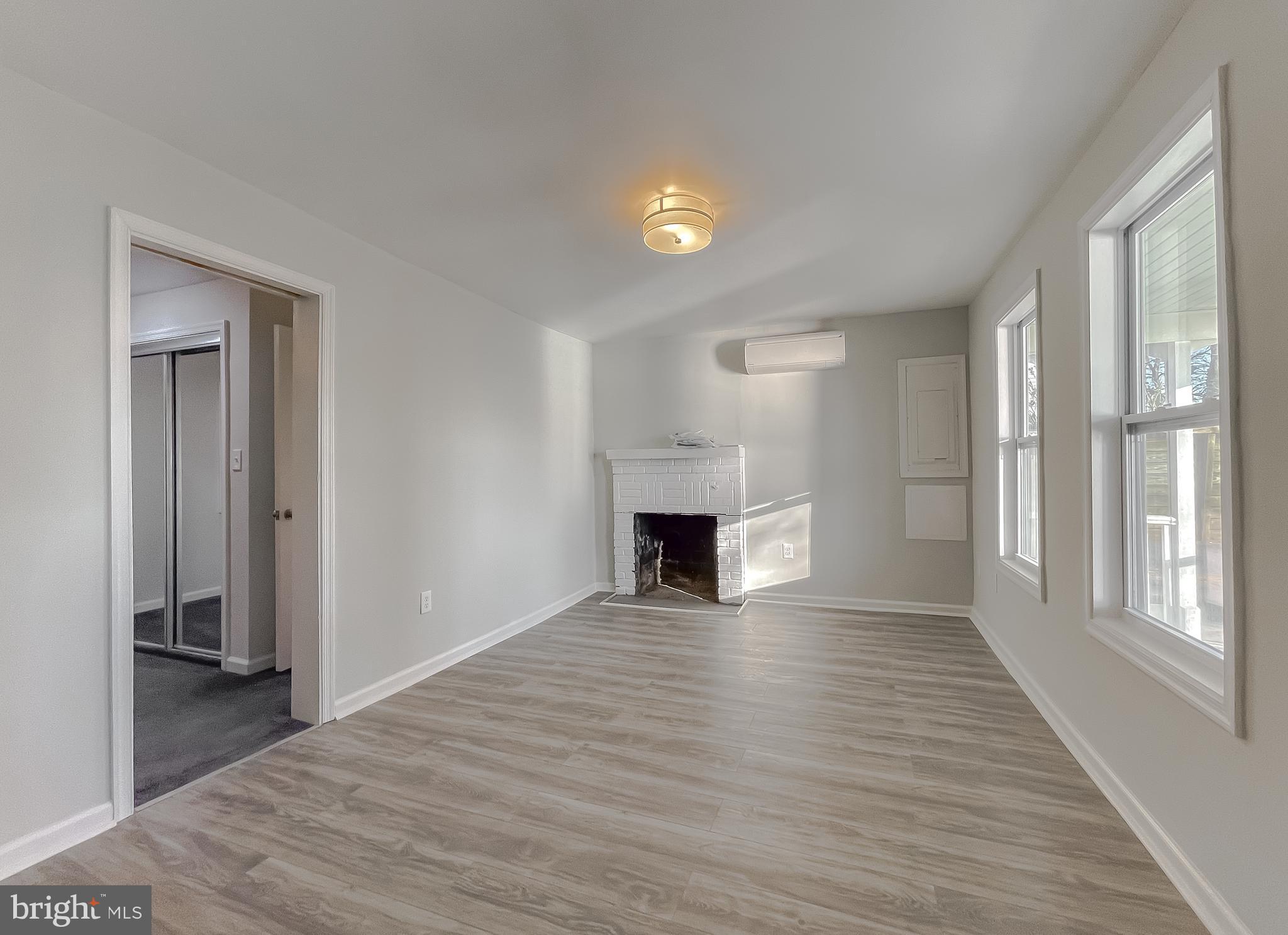 KENWOOD BEACH - Residential Lease