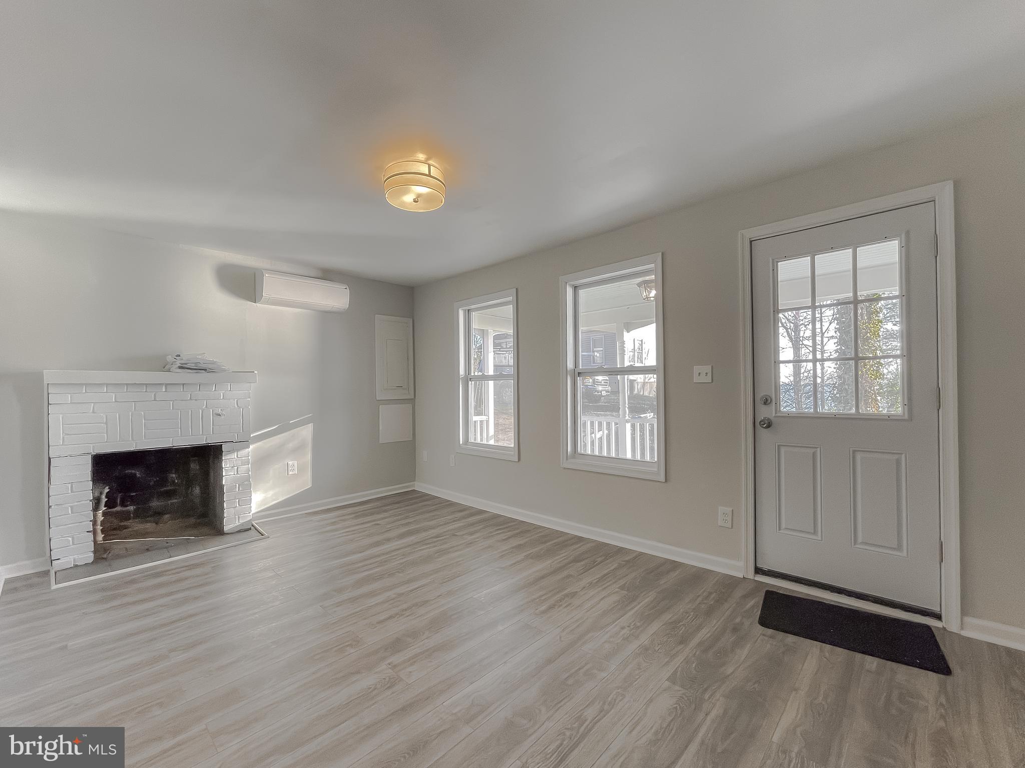 KENWOOD BEACH - Residential Lease