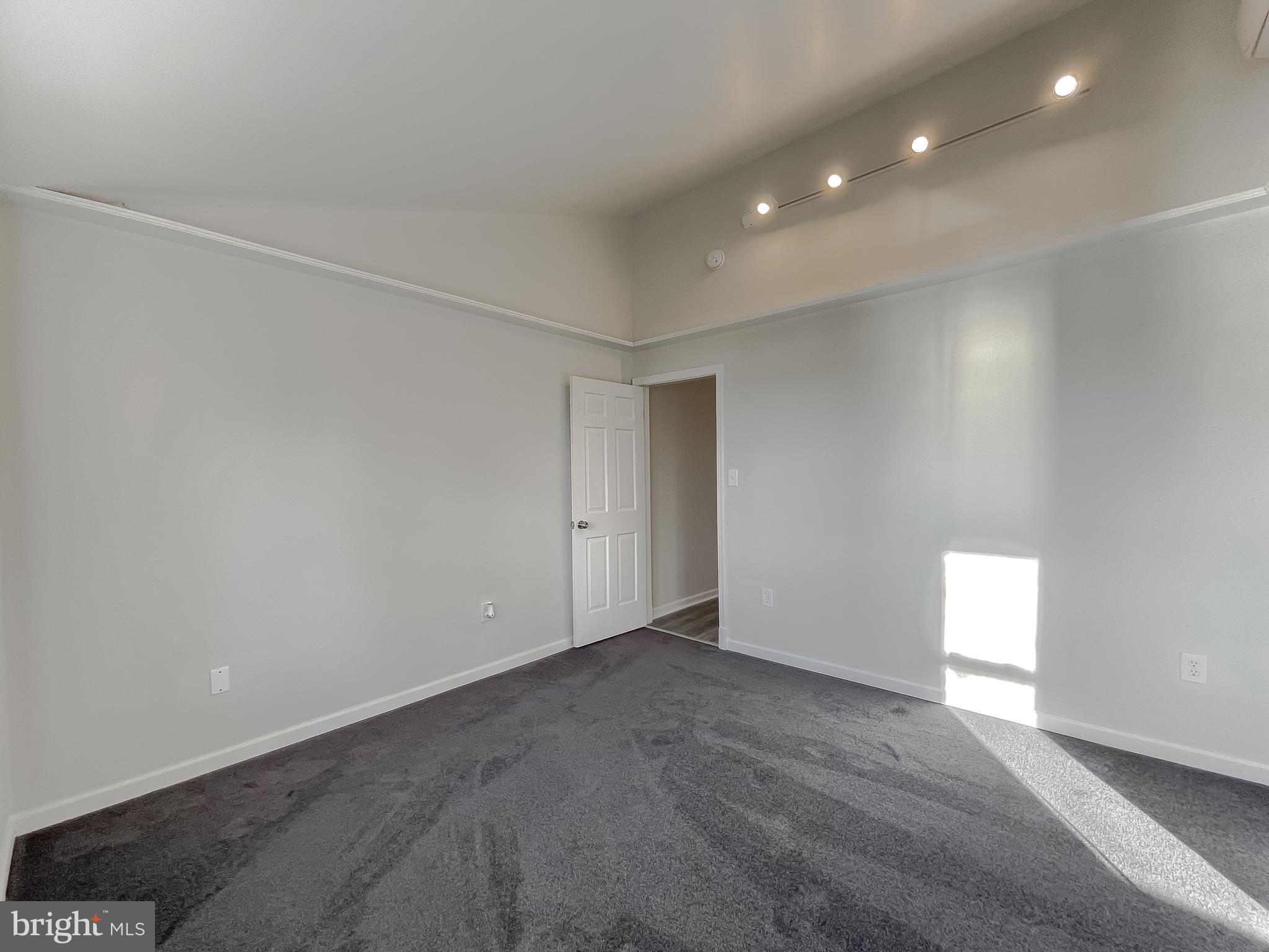 KENWOOD BEACH - Residential Lease