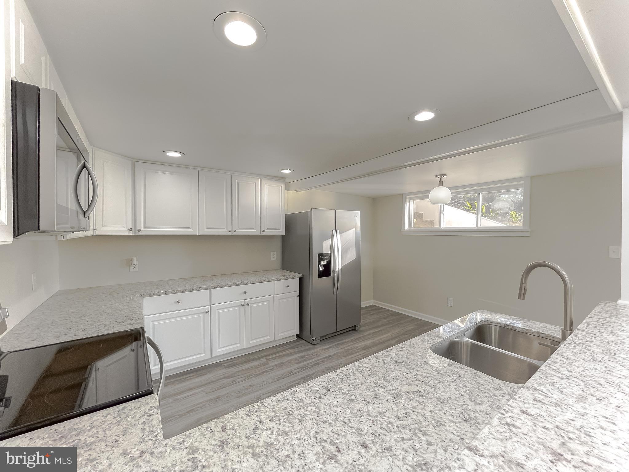 KENWOOD BEACH - Residential Lease