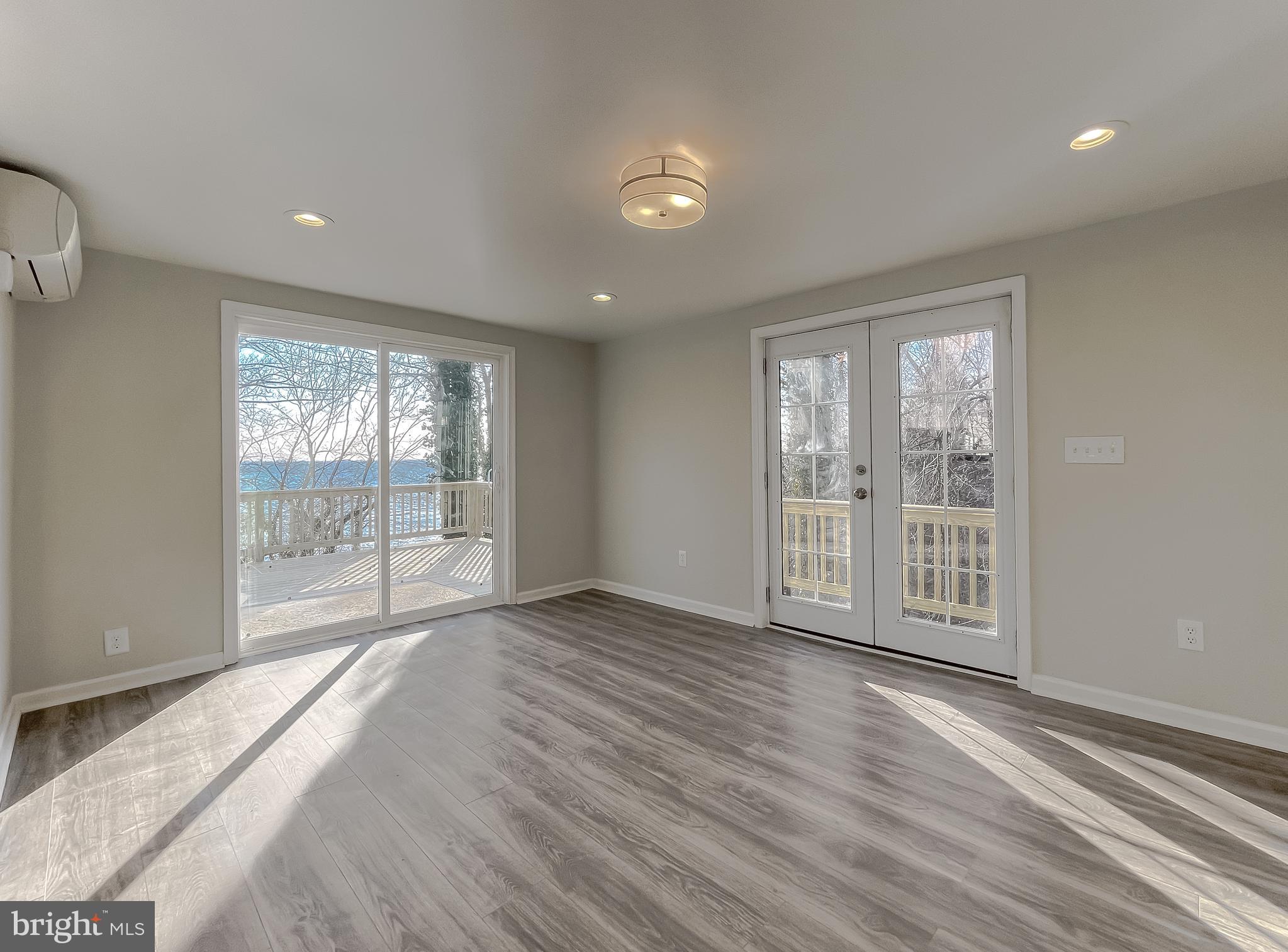 KENWOOD BEACH - Residential Lease