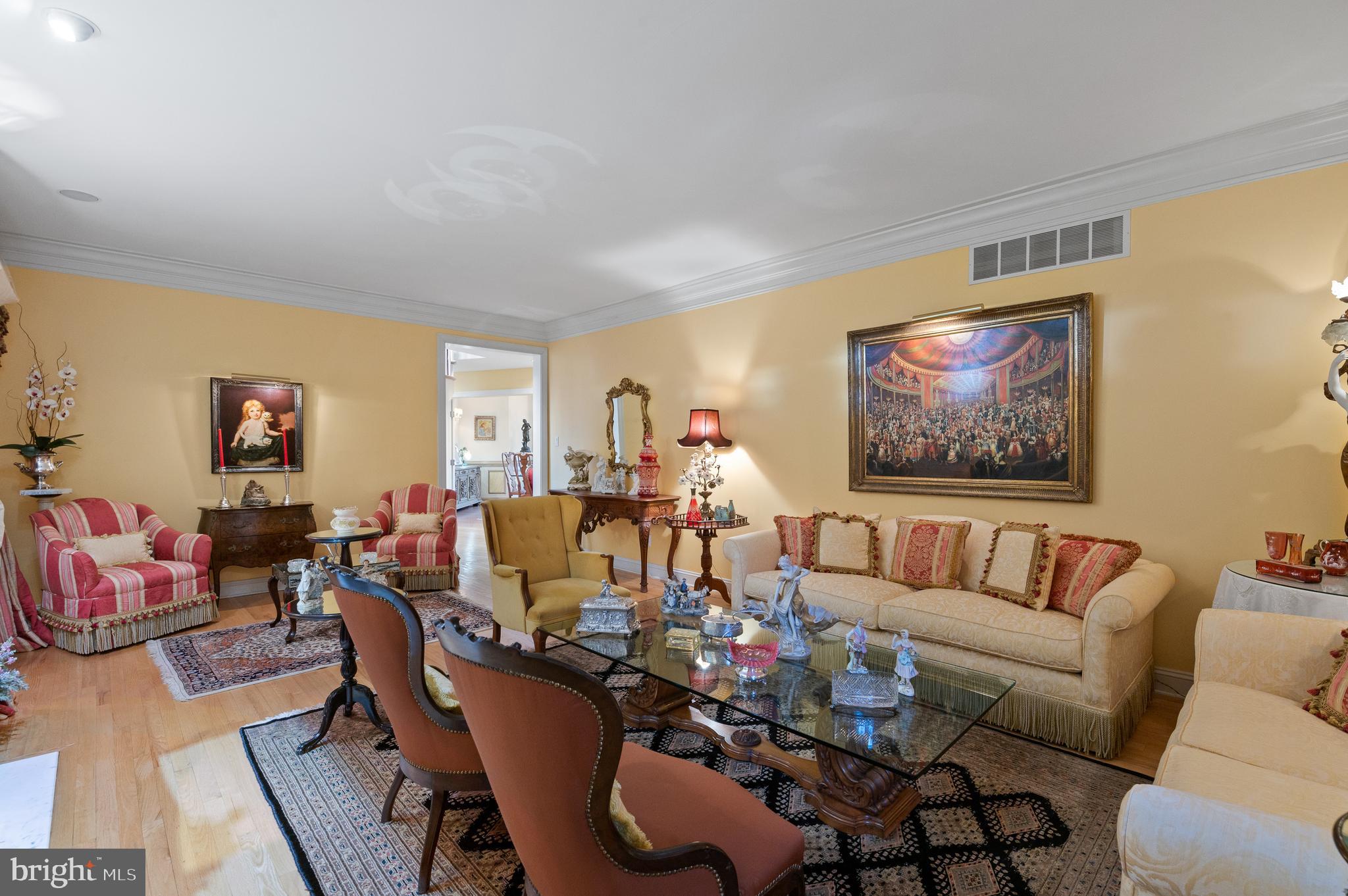 1285 S AVIGNON DRIVE