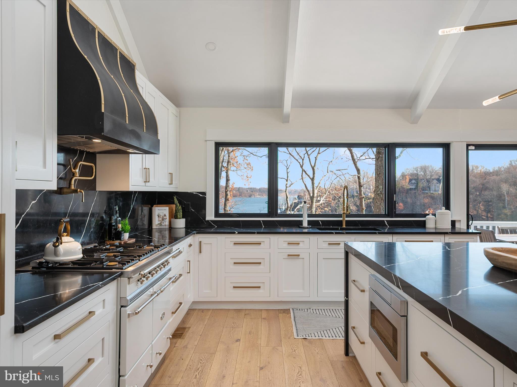 DOWNS ON THE SEVERN - Residential