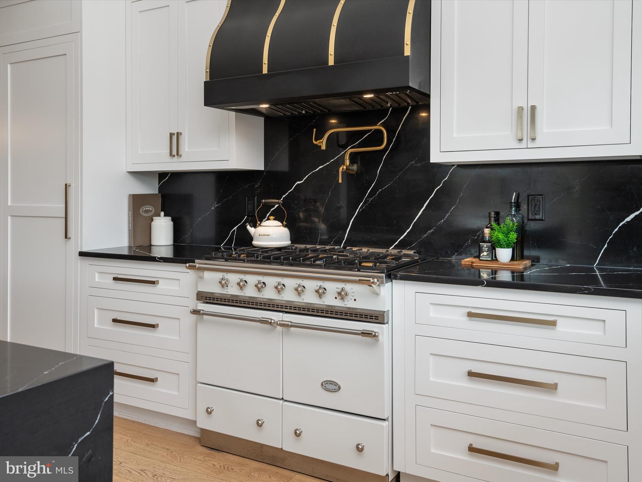 DOWNS ON THE SEVERN - Residential