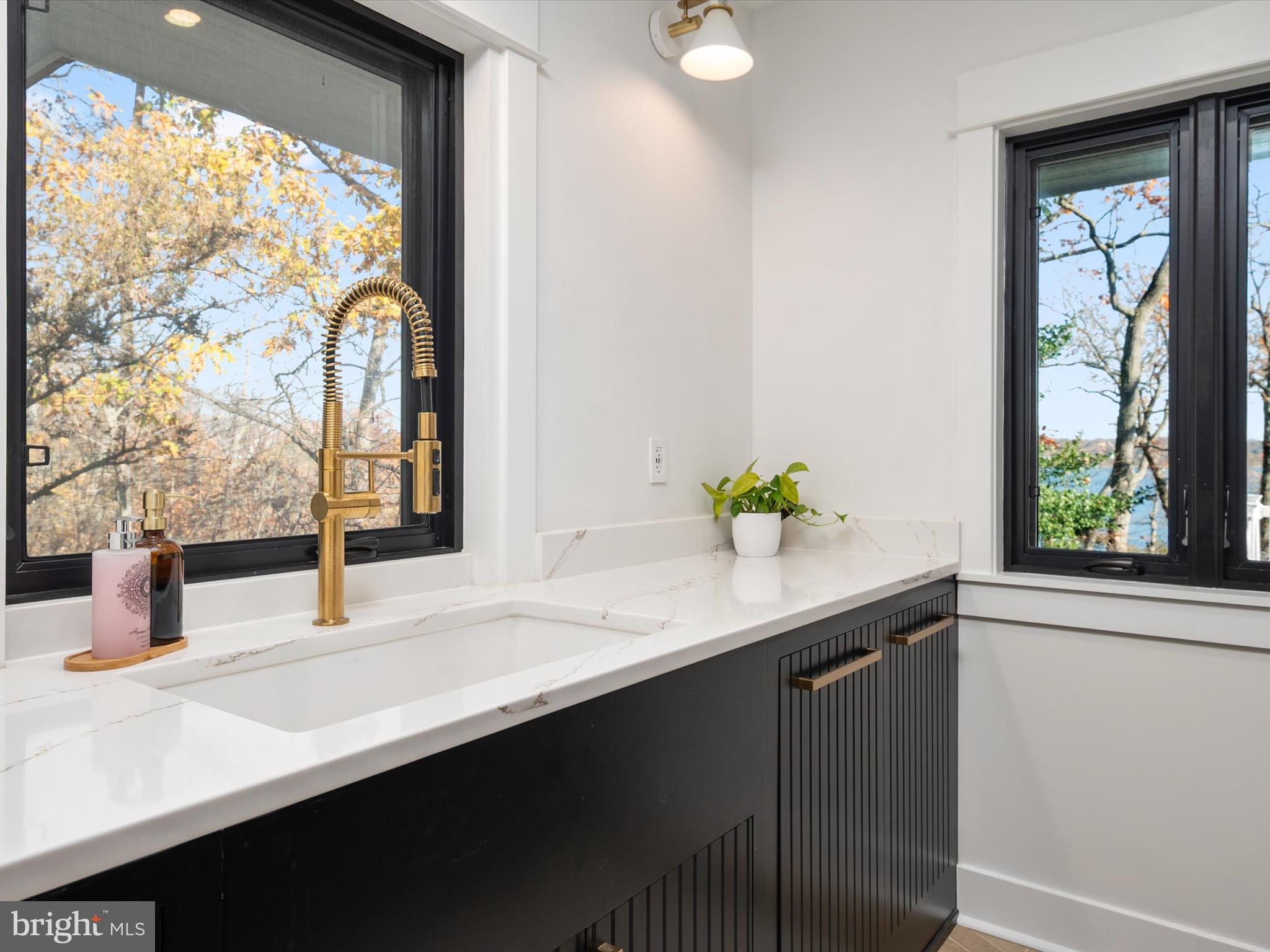 DOWNS ON THE SEVERN - Residential