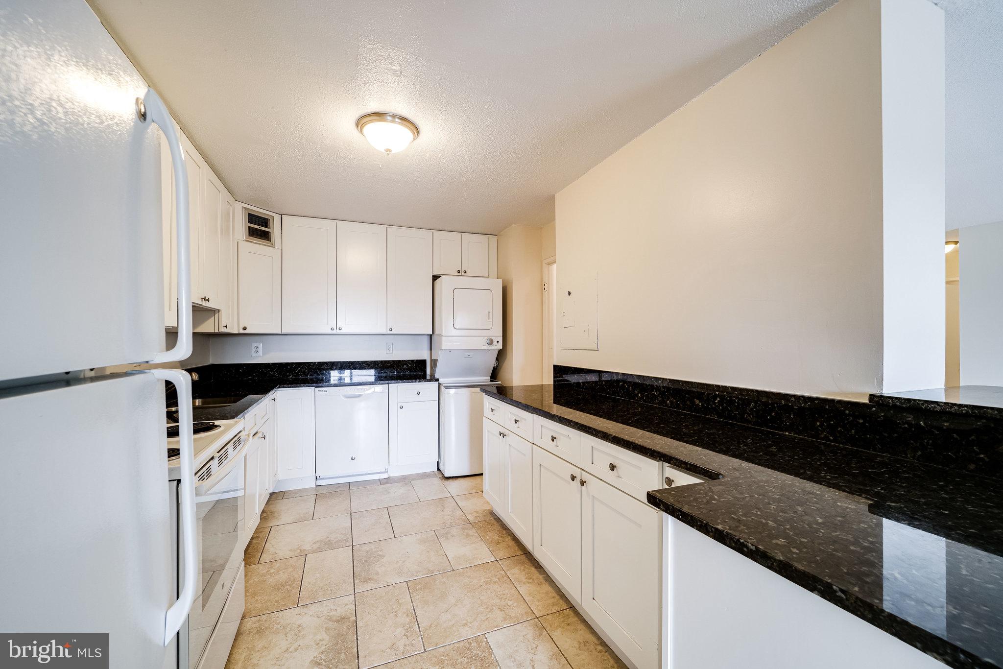 WATERGATE AT LANDMARK - Residential