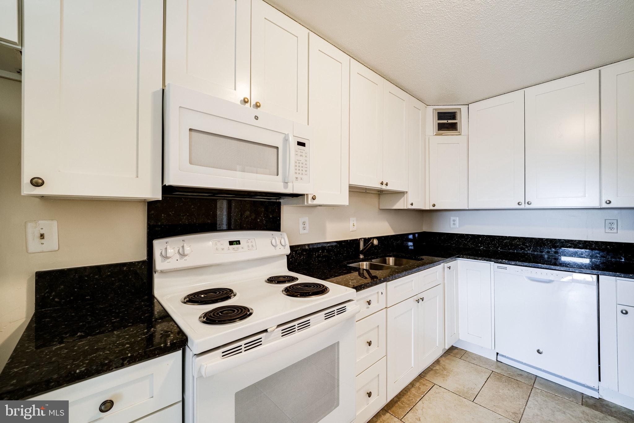 WATERGATE AT LANDMARK - Residential