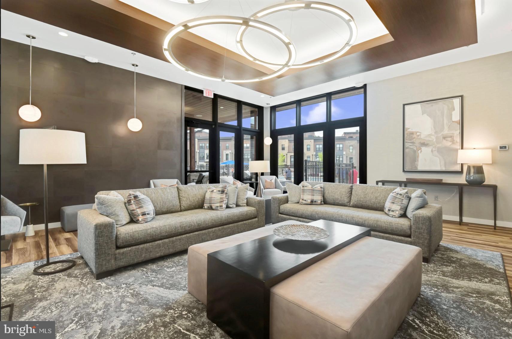 TOWER OAKS - Residential Lease