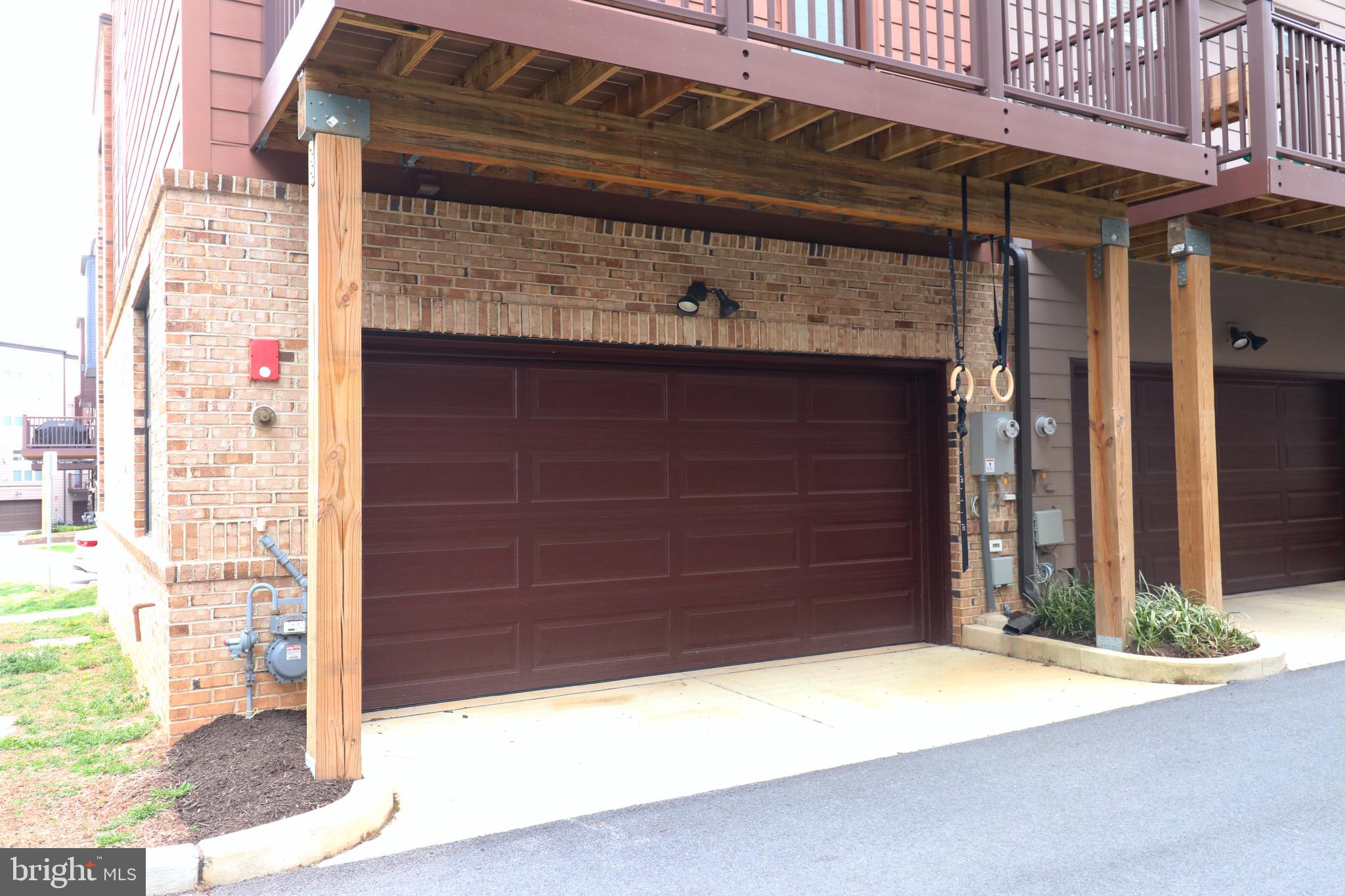 TOWER OAKS - Residential Lease