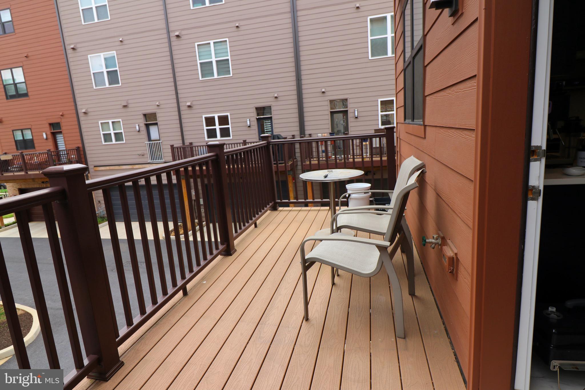 TOWER OAKS - Residential Lease