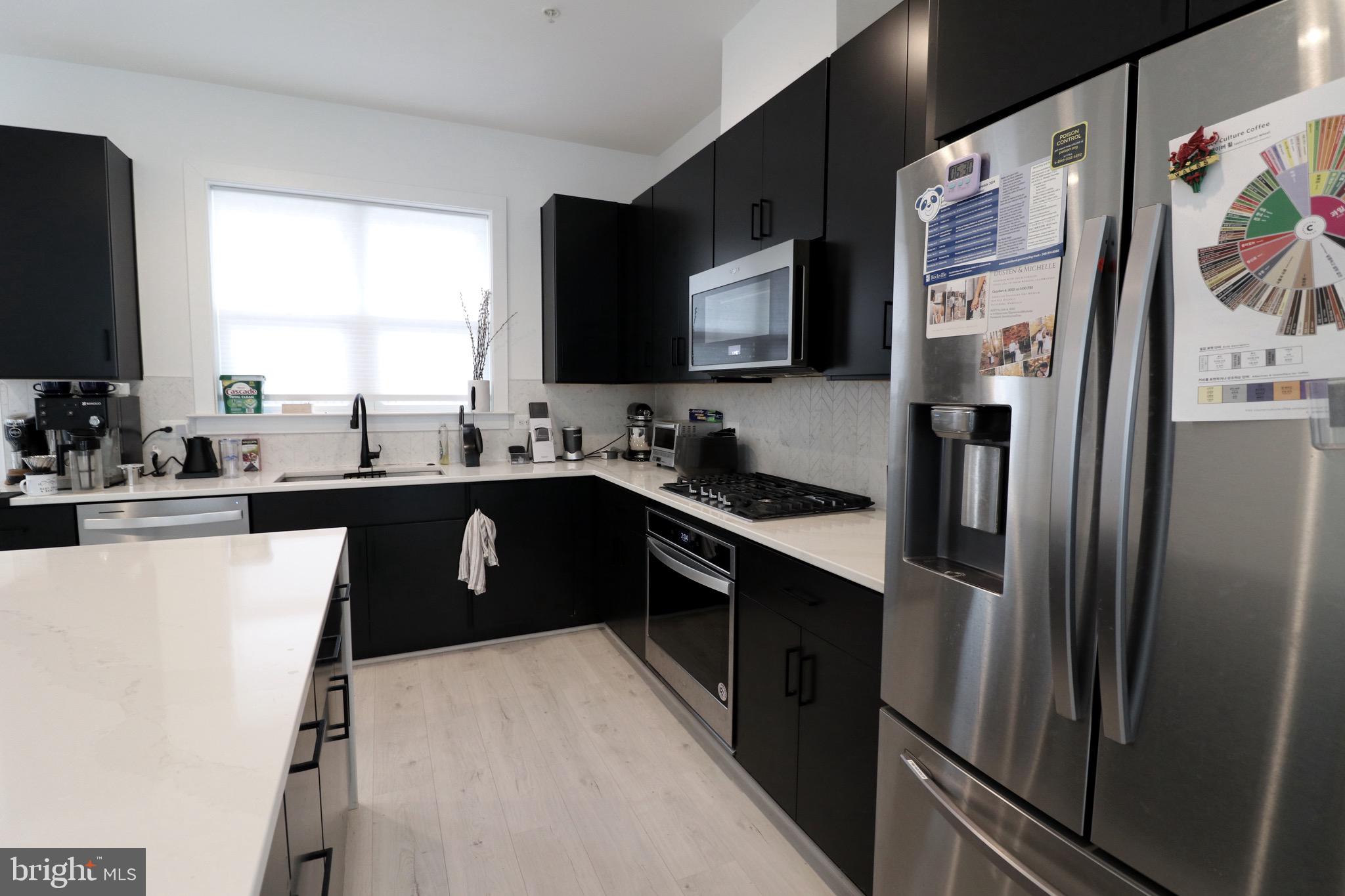 TOWER OAKS - Residential Lease