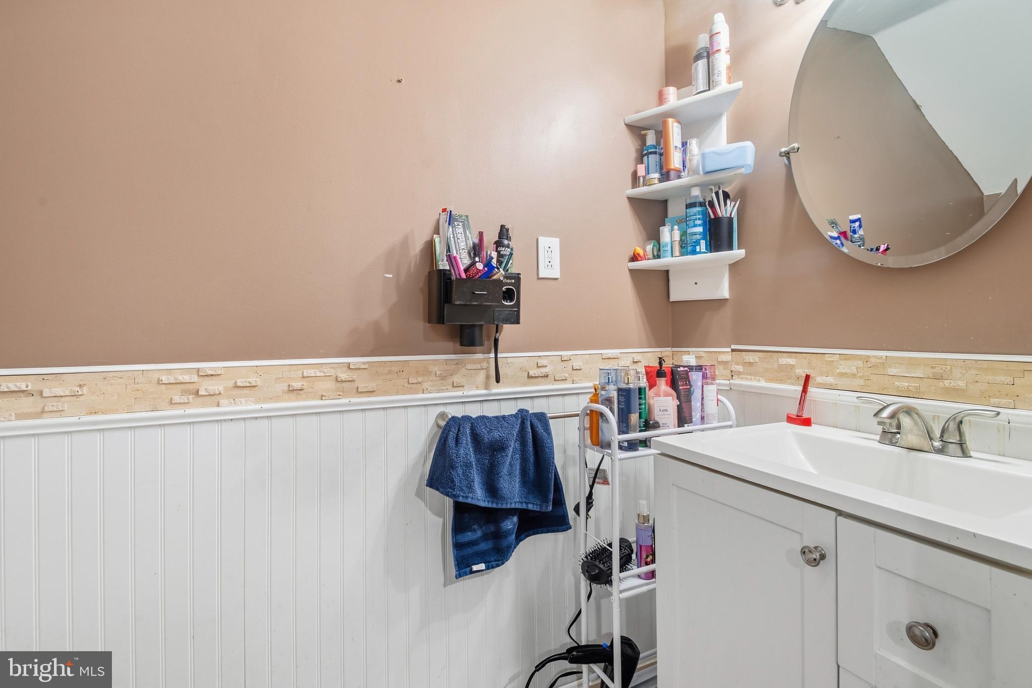 ESSEX/MIDDLESEX - Residential