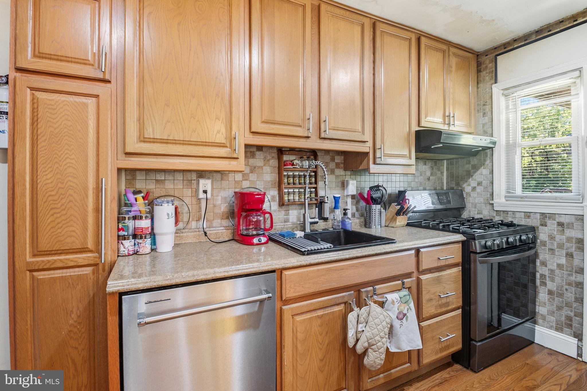ESSEX/MIDDLESEX - Residential