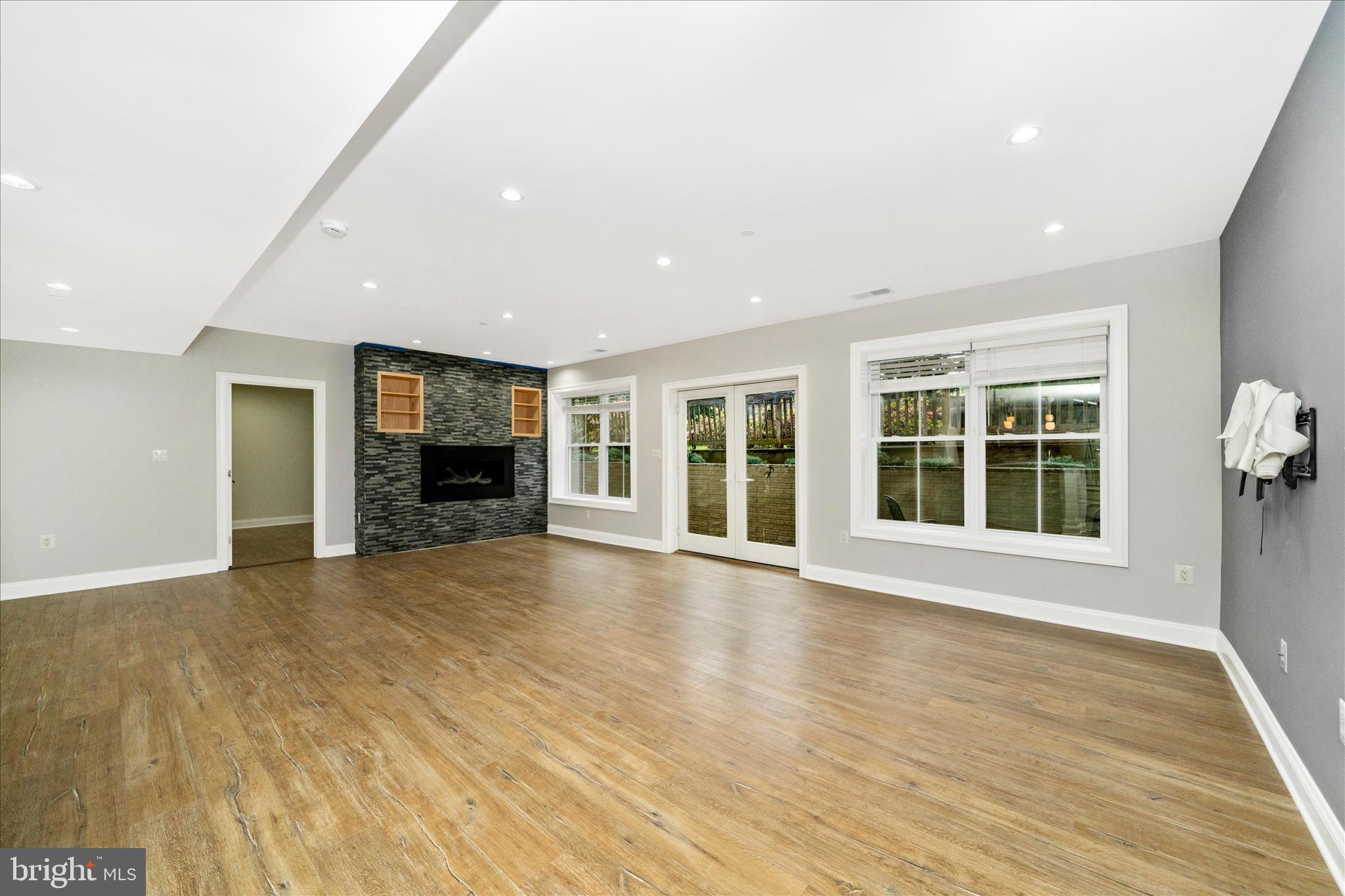 WILDWOOD MANOR - Residential