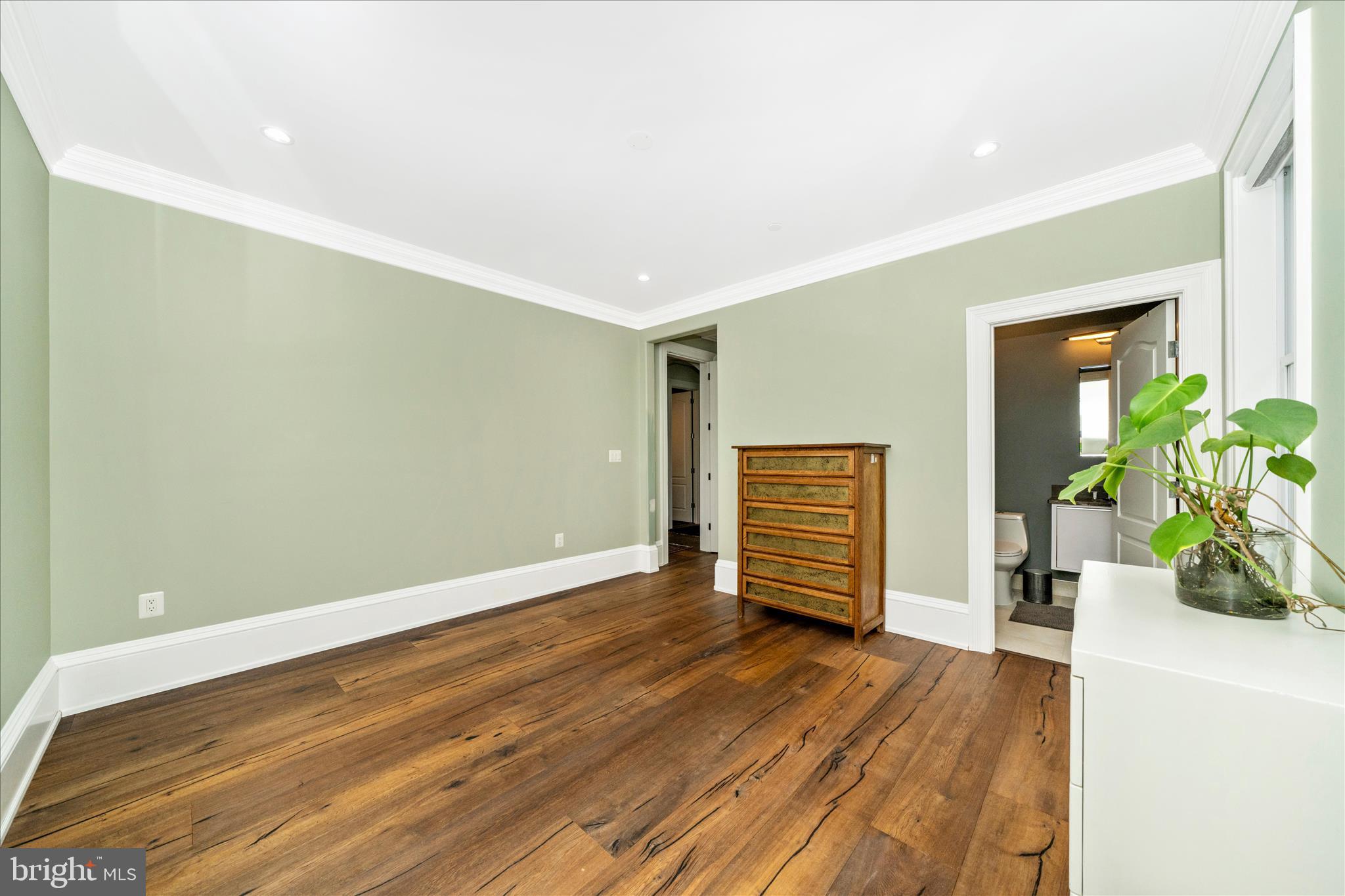 WILDWOOD MANOR - Residential