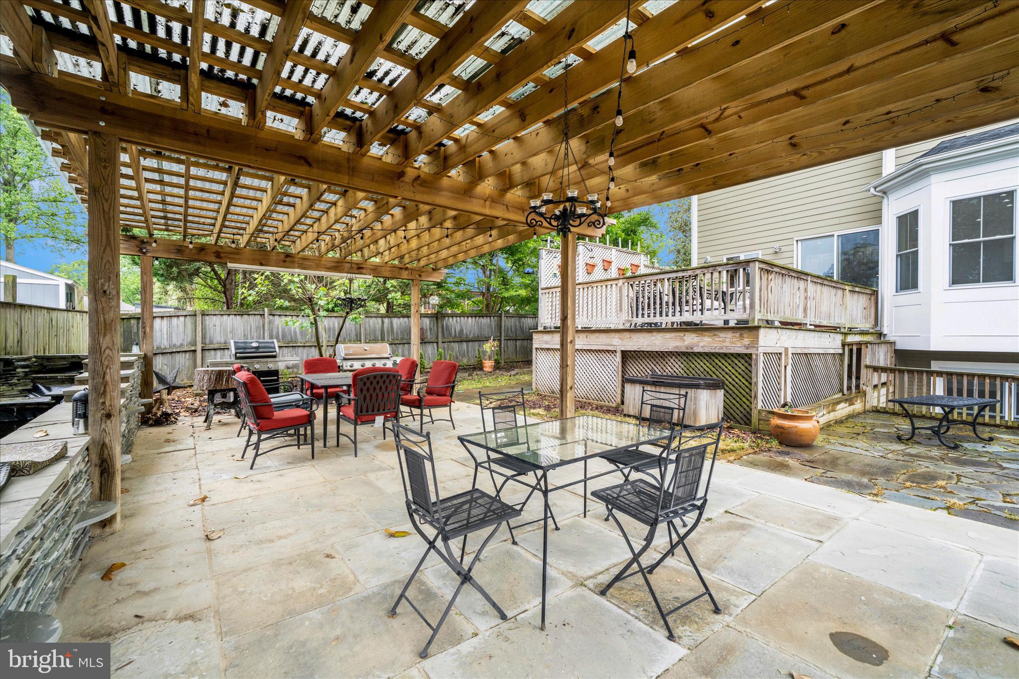WILDWOOD MANOR - Residential