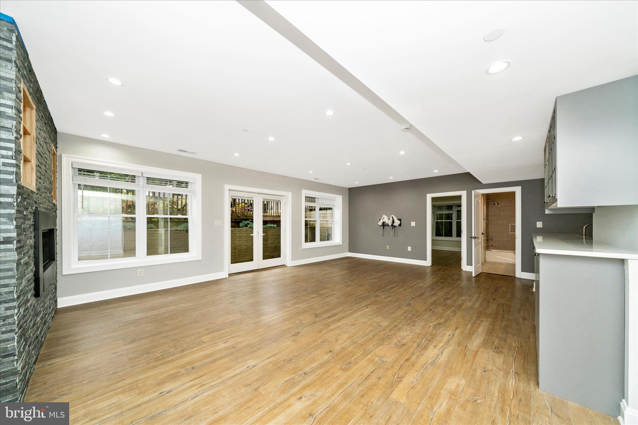 WILDWOOD MANOR - Residential