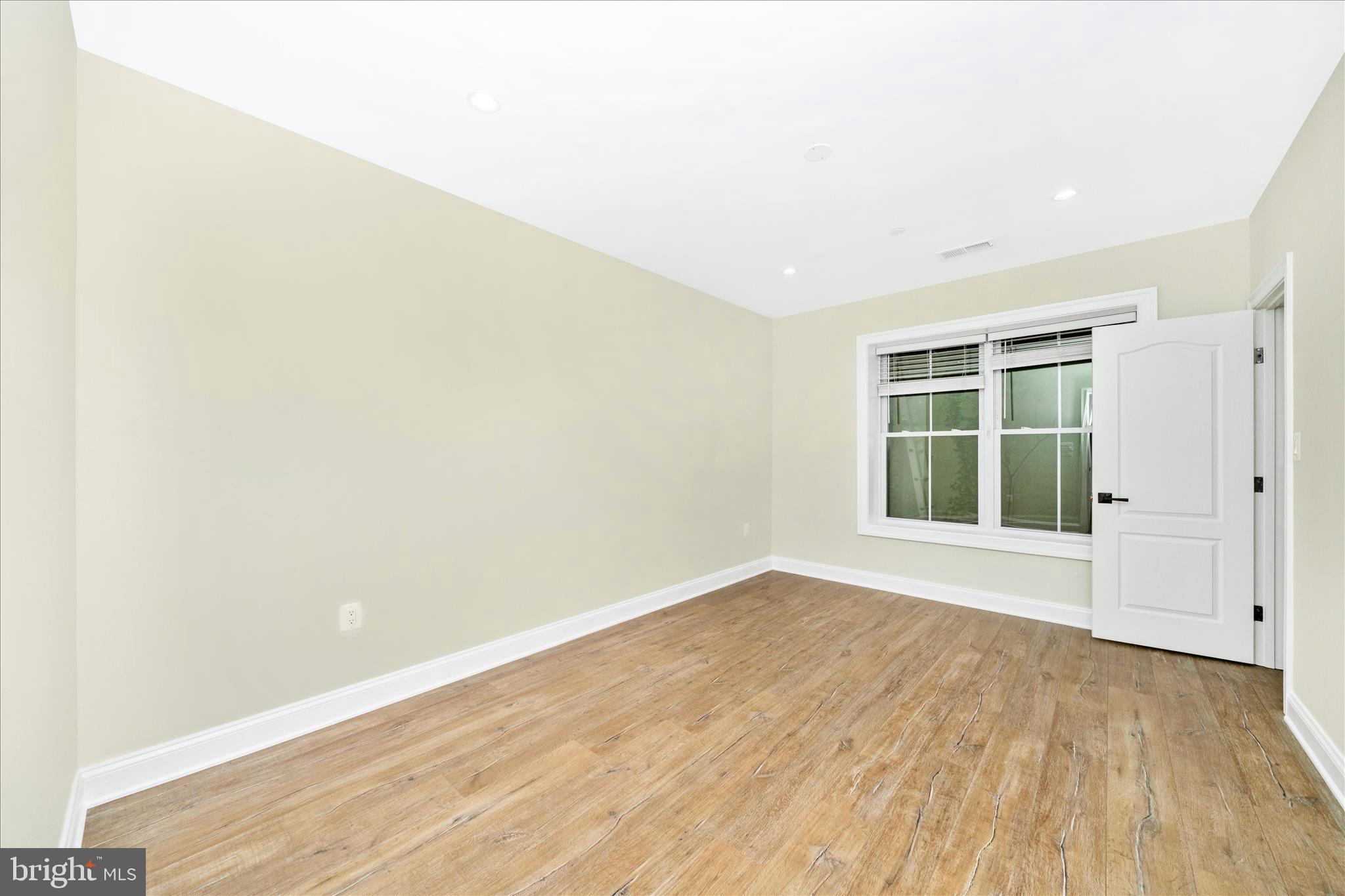 WILDWOOD MANOR - Residential