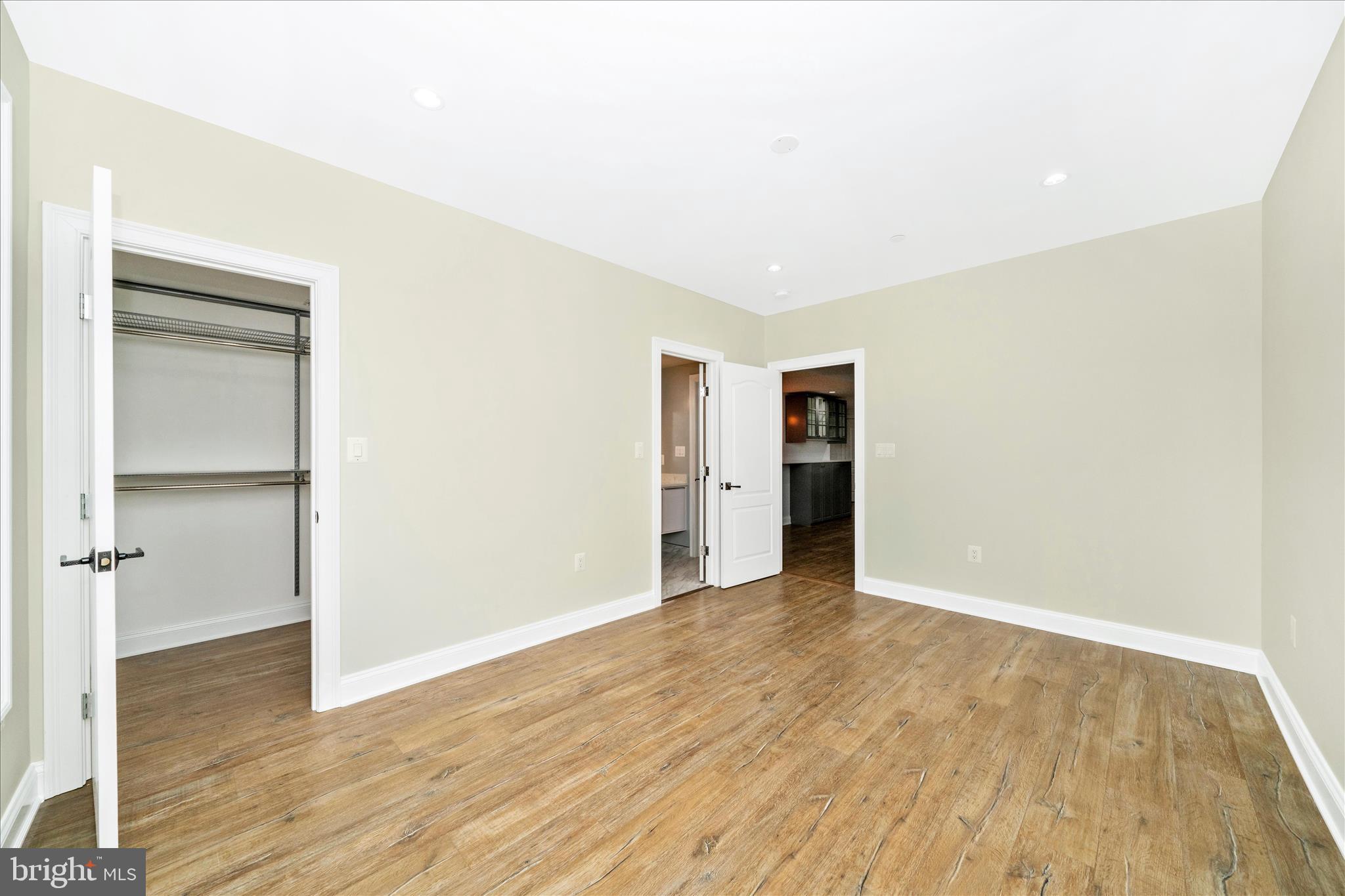 WILDWOOD MANOR - Residential
