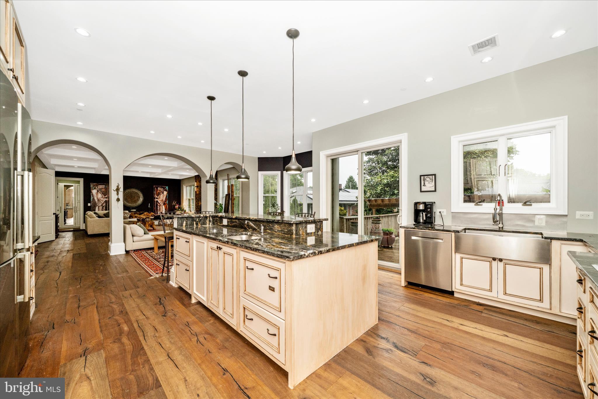 WILDWOOD MANOR - Residential