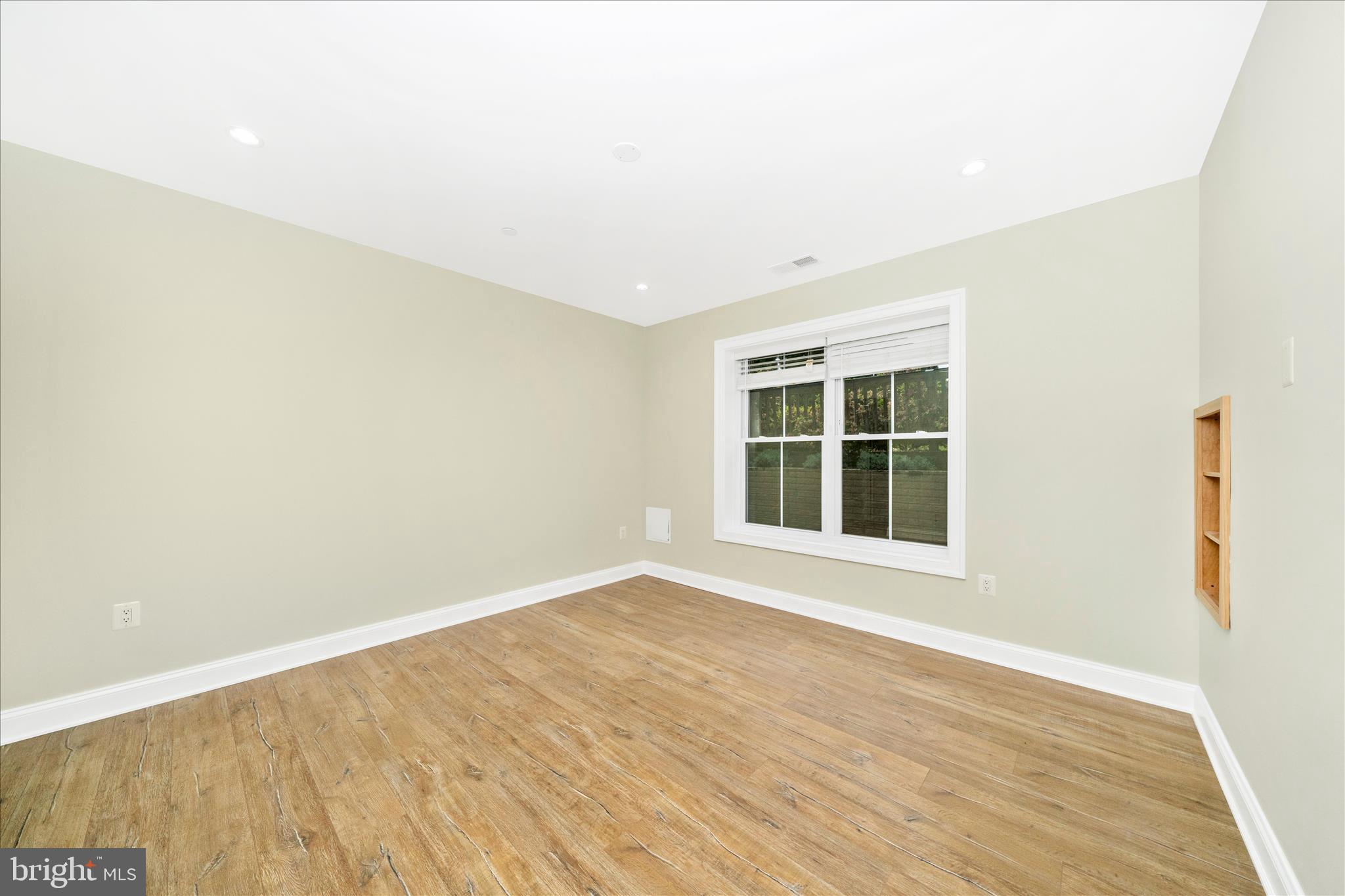 WILDWOOD MANOR - Residential