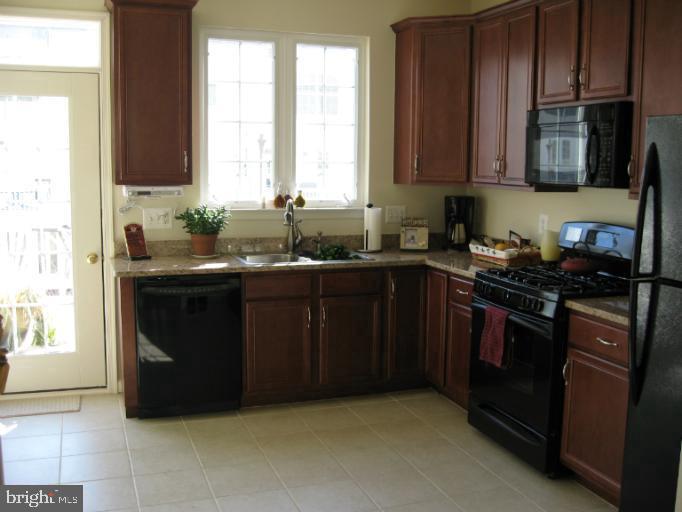 BELMONT LAND BAY - Residential Lease