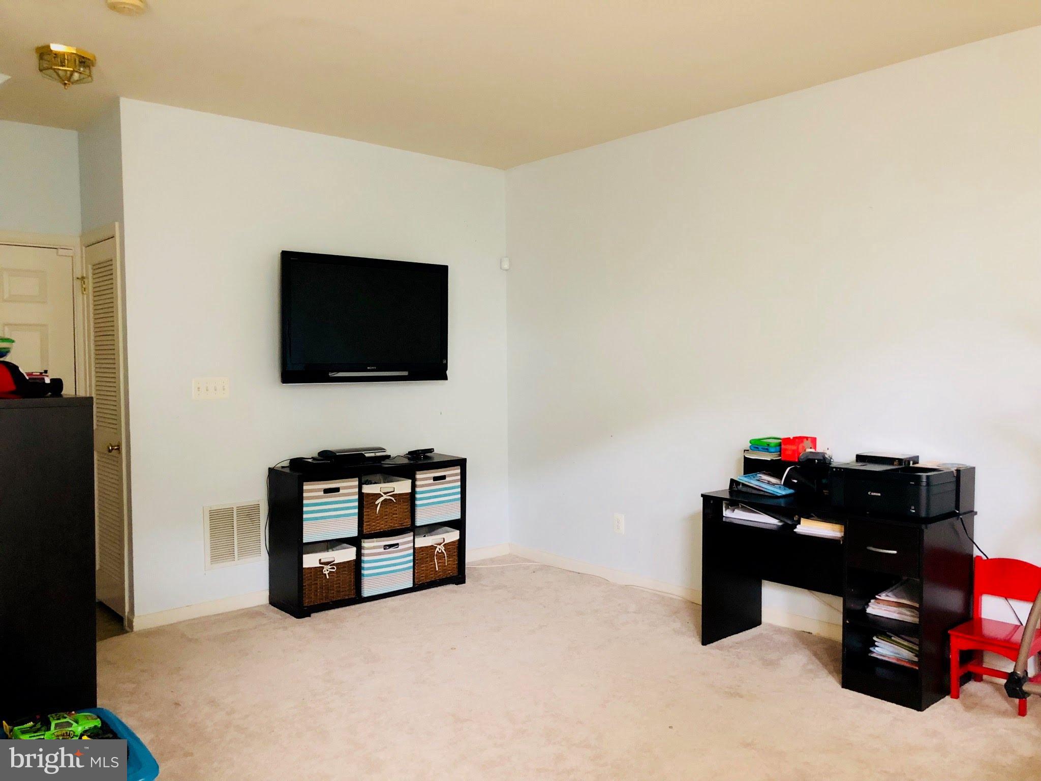 BELMONT LAND BAY - Residential Lease